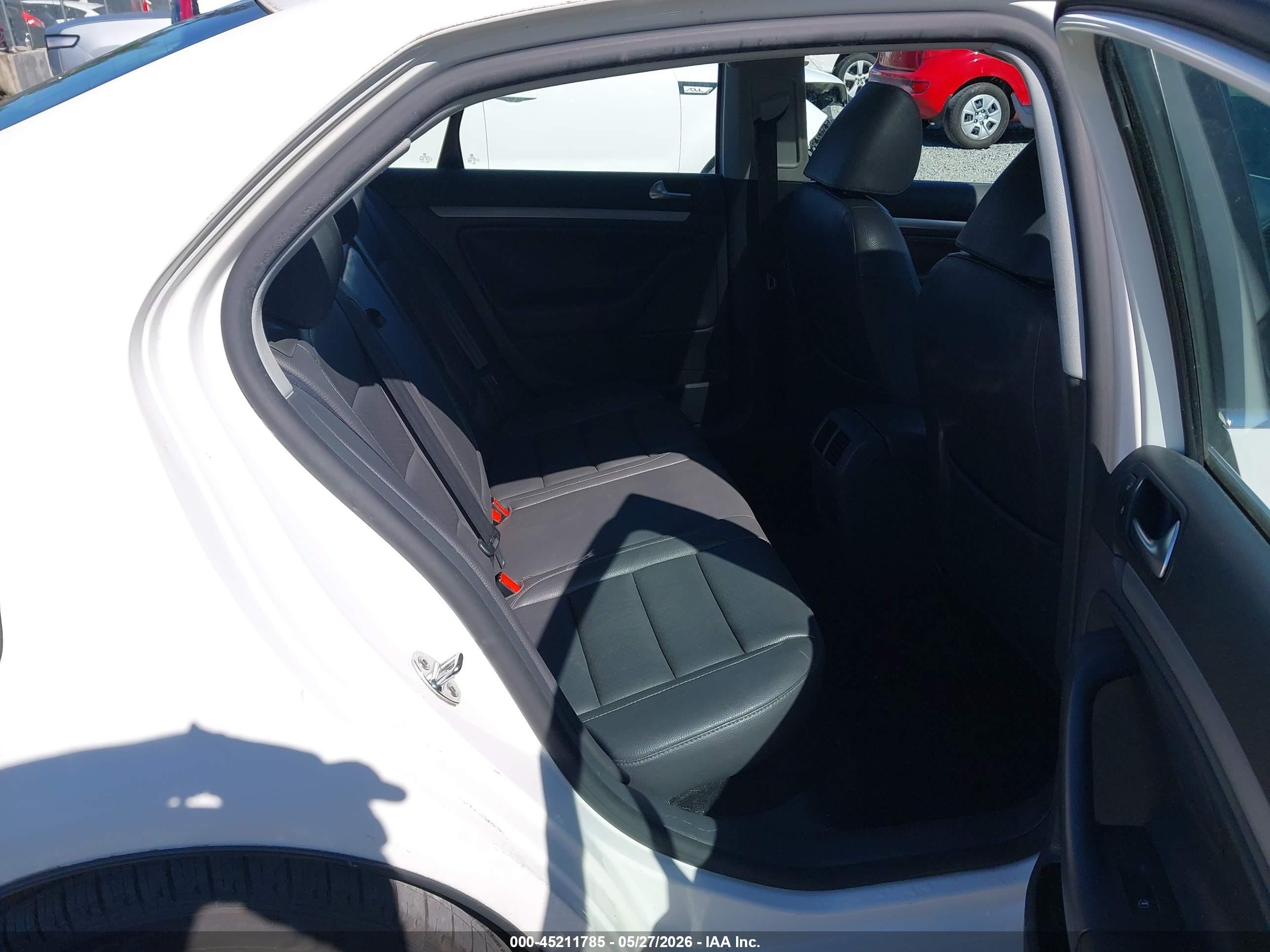 2009 Volkswagen Jetta Se/sel White vin: 3VWRM71K69M033287
