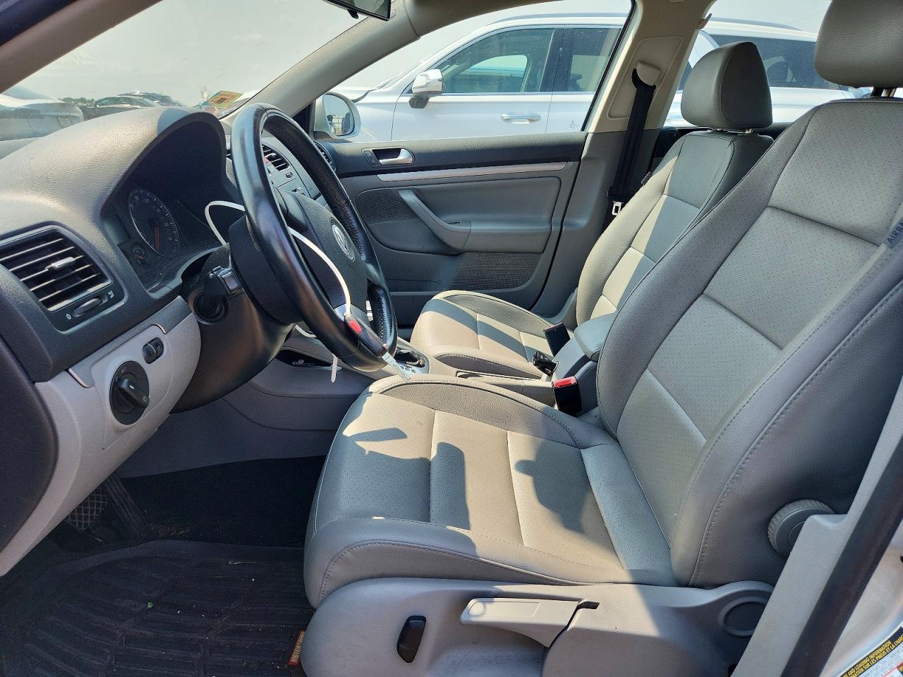 2008 Volkswagen Jetta Se Silver vin: 3VWRM71K78M040246