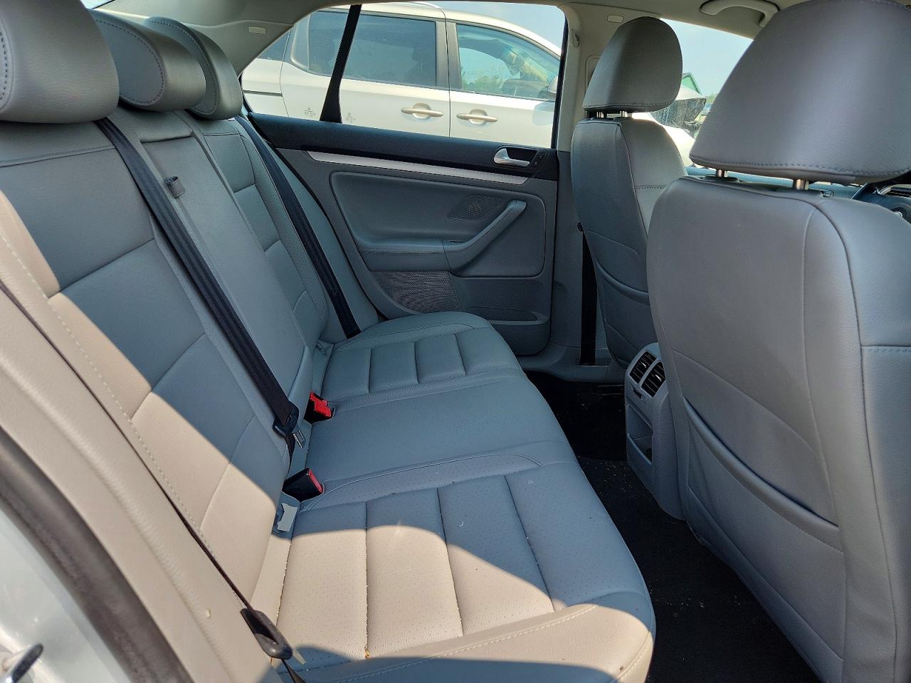 2008 Volkswagen Jetta Se Silver vin: 3VWRM71K78M040246
