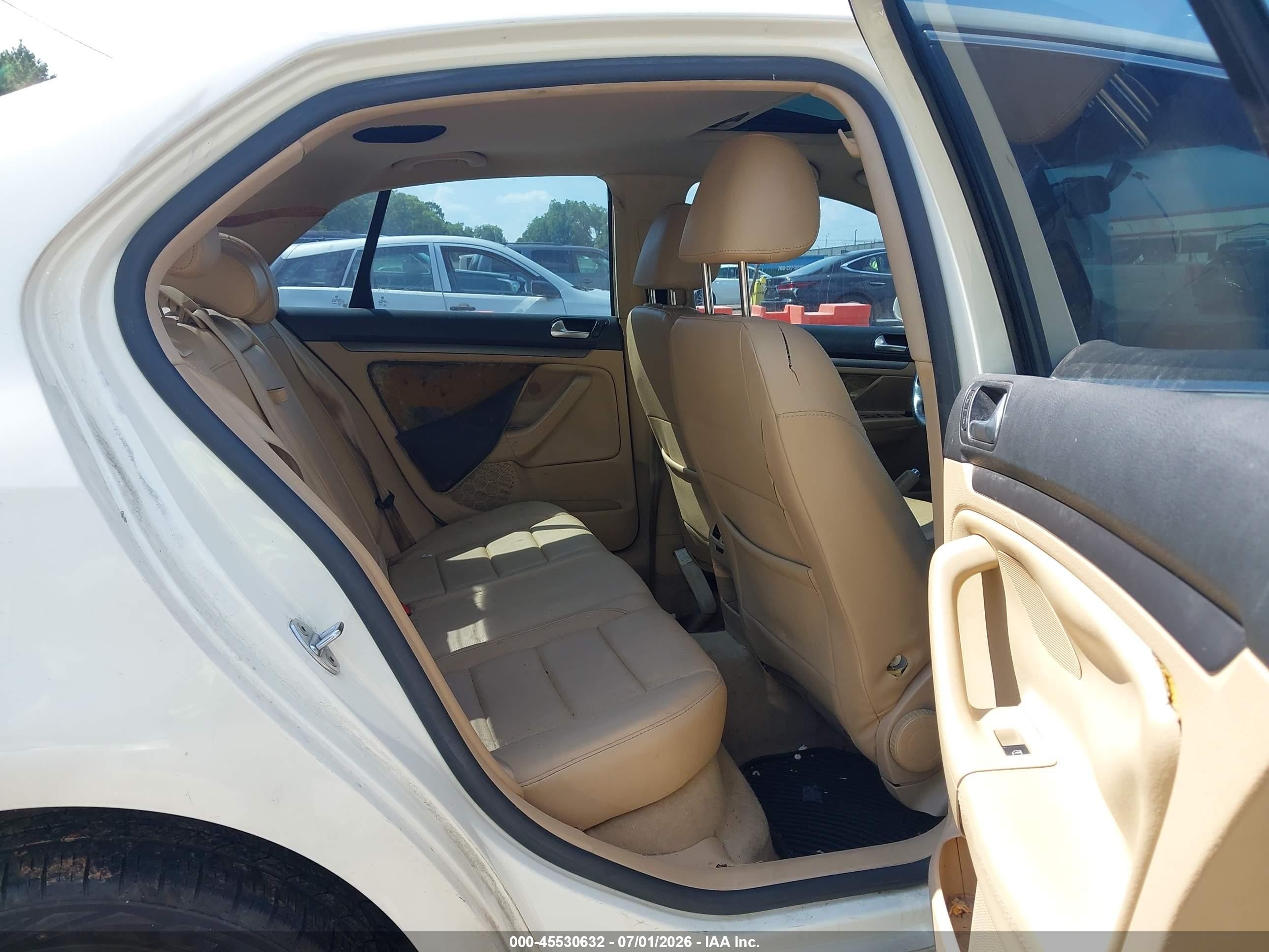 2008 Volkswagen Jetta Se White vin: 3VWRM71K88M016036