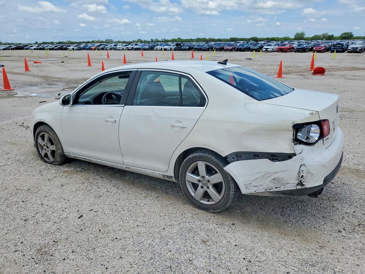 2009 Volkswagen Jetta White vin: 3VWRM71K89M068770