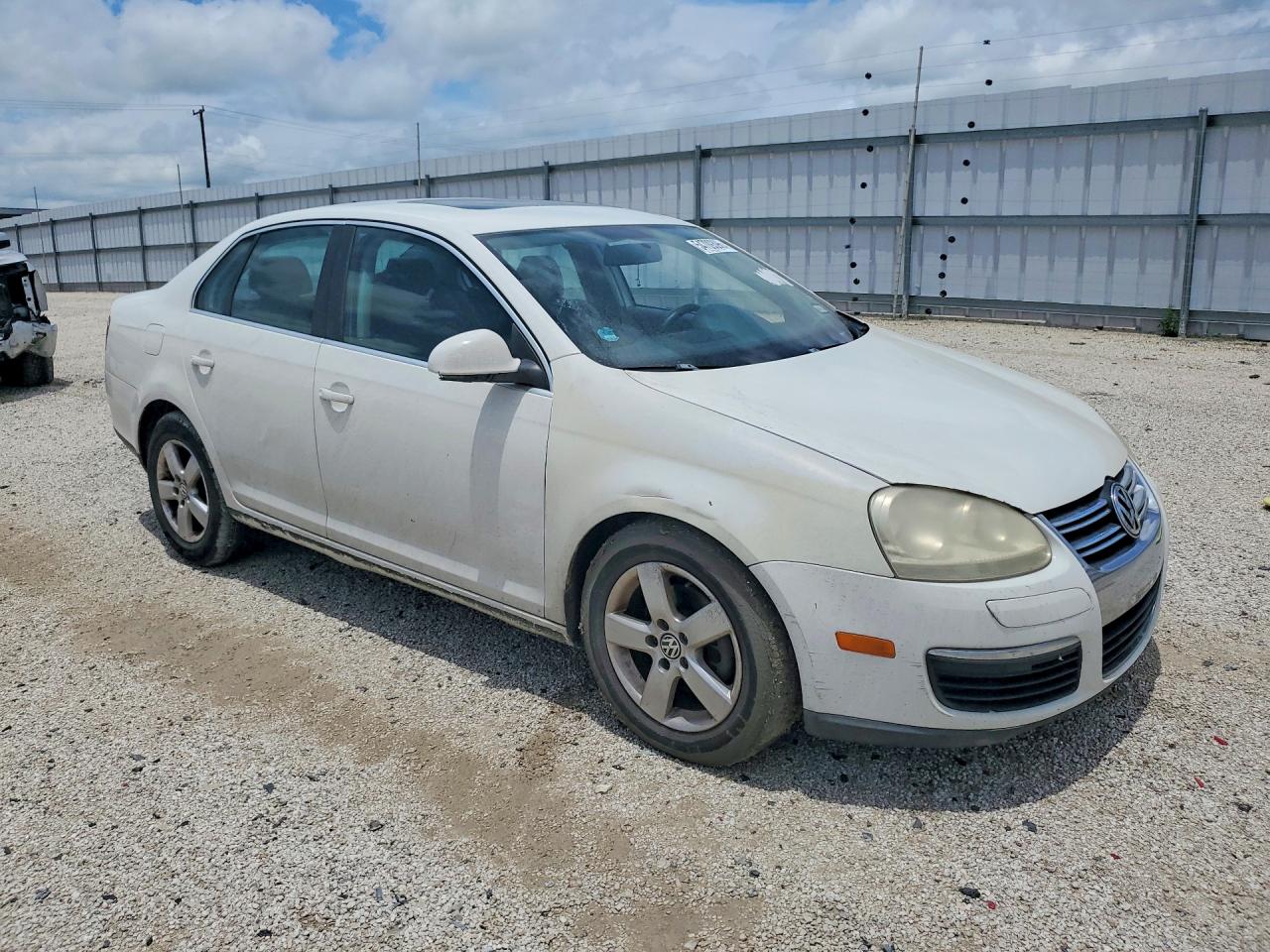 2009 Volkswagen Jetta White vin: 3VWRM71K89M068770