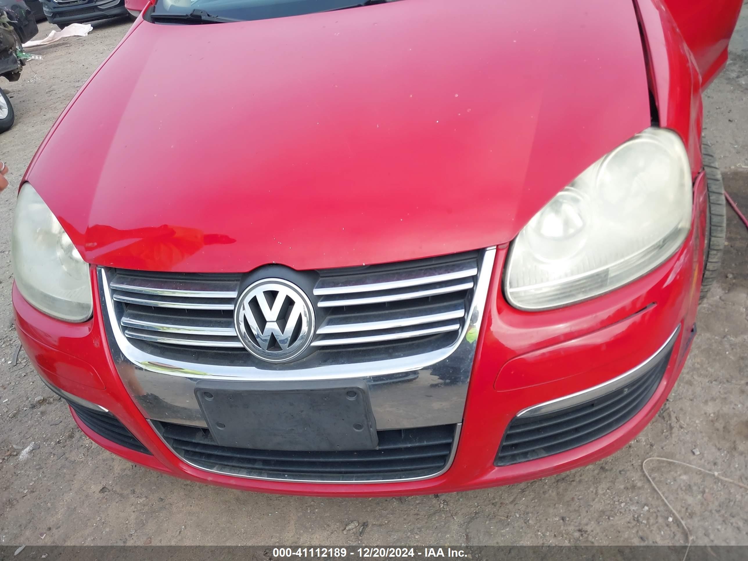 2008 Volkswagen Jetta Se/sel Red vin: 3VWRM71K98M063799