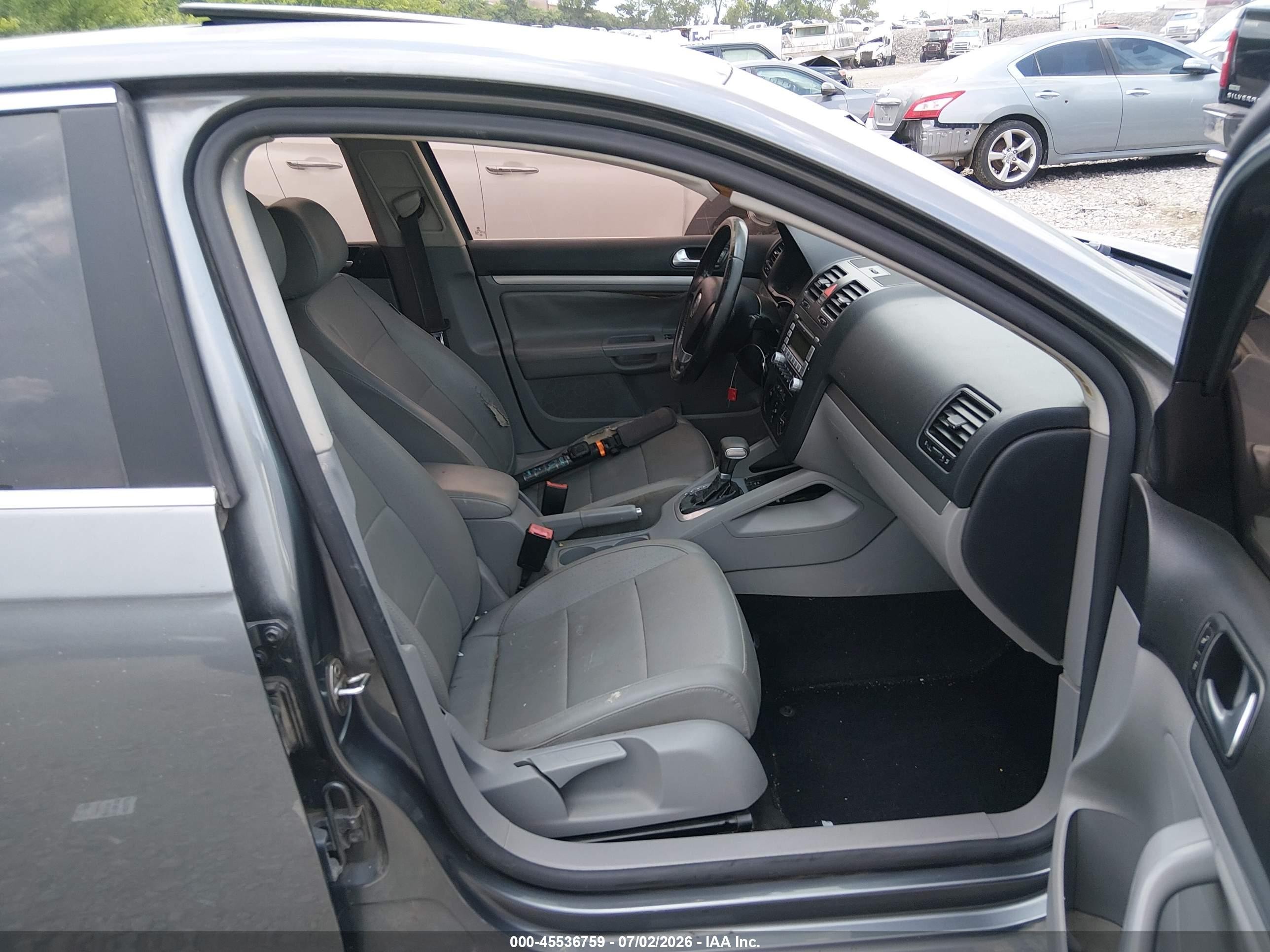 2008 Volkswagen Jetta Se Серый vin: 3VWRM71K98M120471