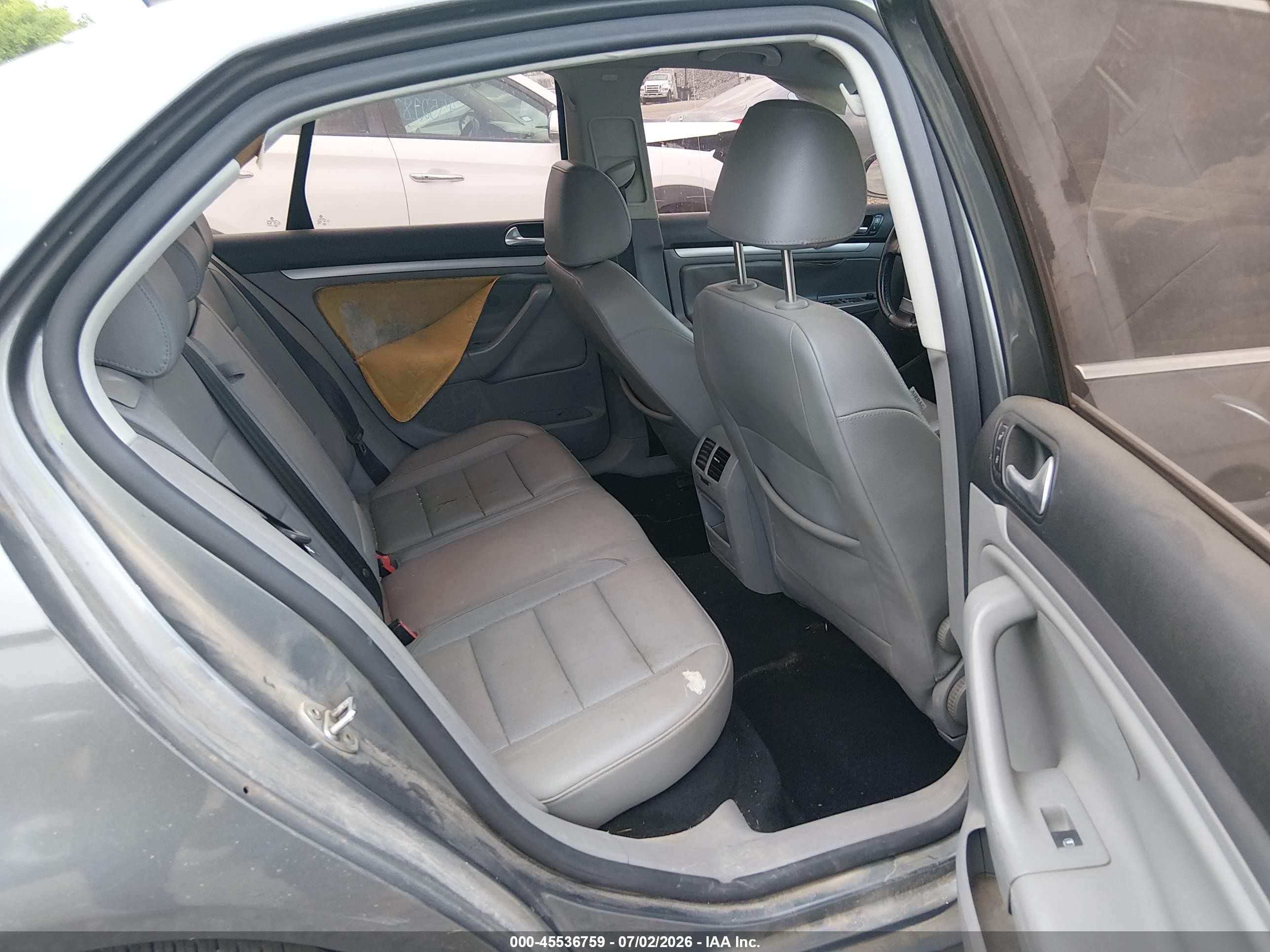 2008 Volkswagen Jetta Se Серый vin: 3VWRM71K98M120471