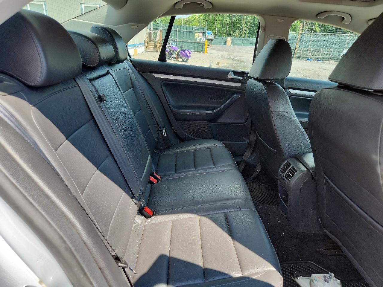 2009 Volkswagen Jetta Se Silver vin: 3VWRM71KX9M088907