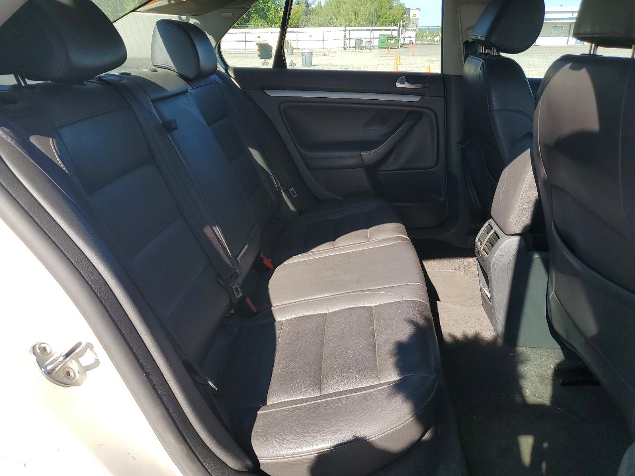 2006 Volkswagen Jetta Tdi White vin: 3VWRT71K06M802686