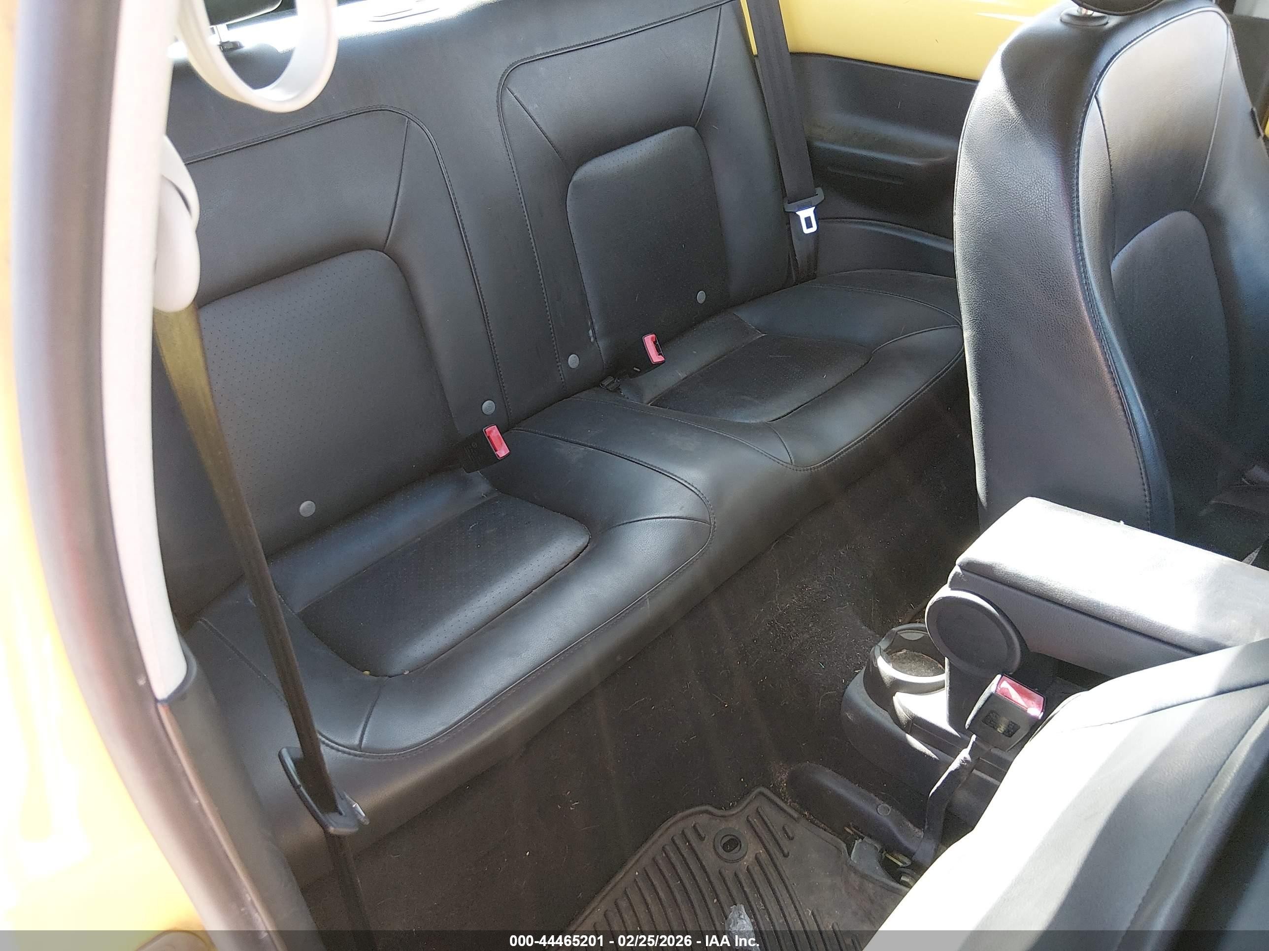 2007 Volkswagen New Beetle 2.5l Yellow vin: 3VWRW21C47M513931