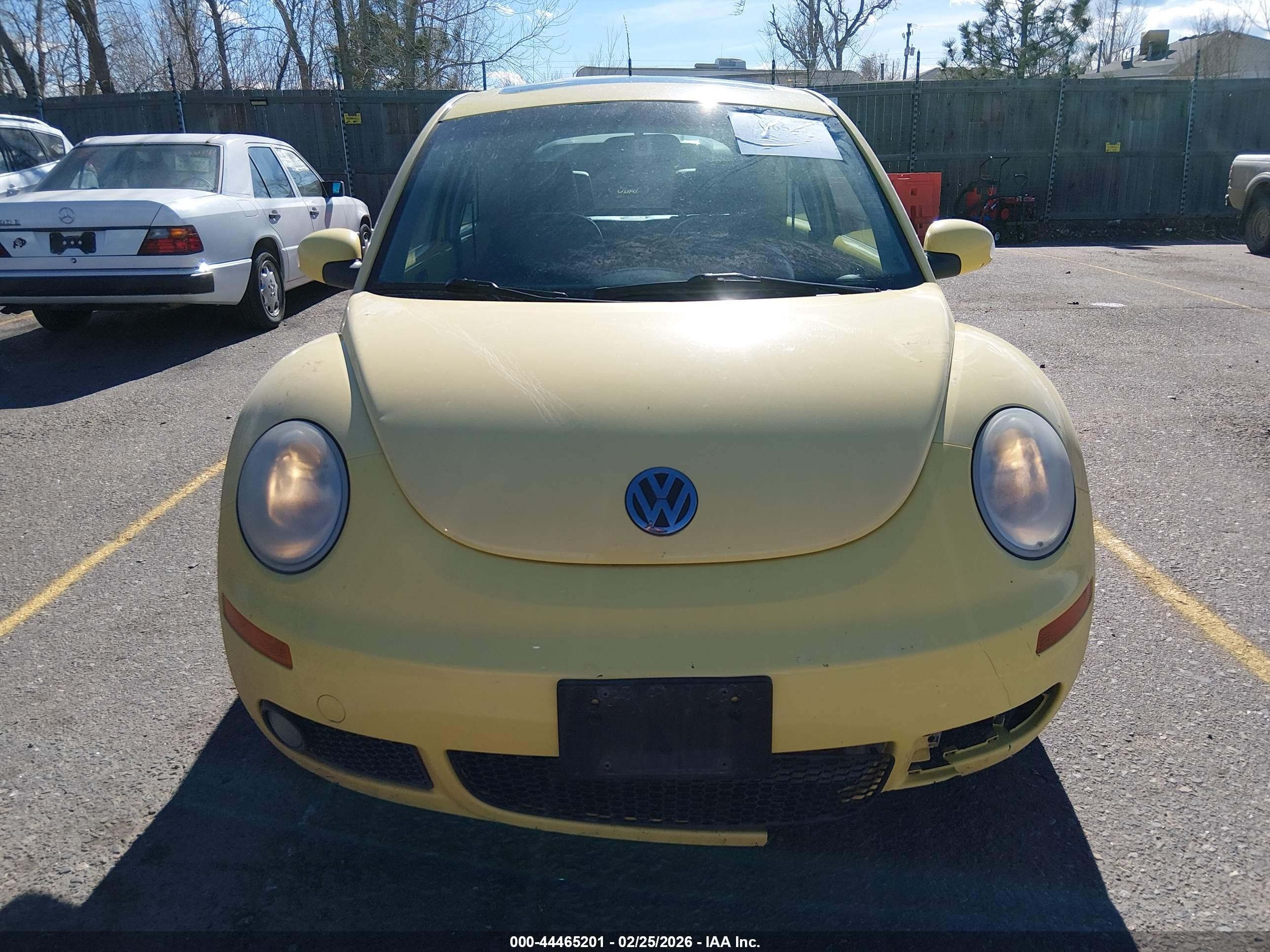 2007 Volkswagen New Beetle 2.5l Yellow vin: 3VWRW21C47M513931
