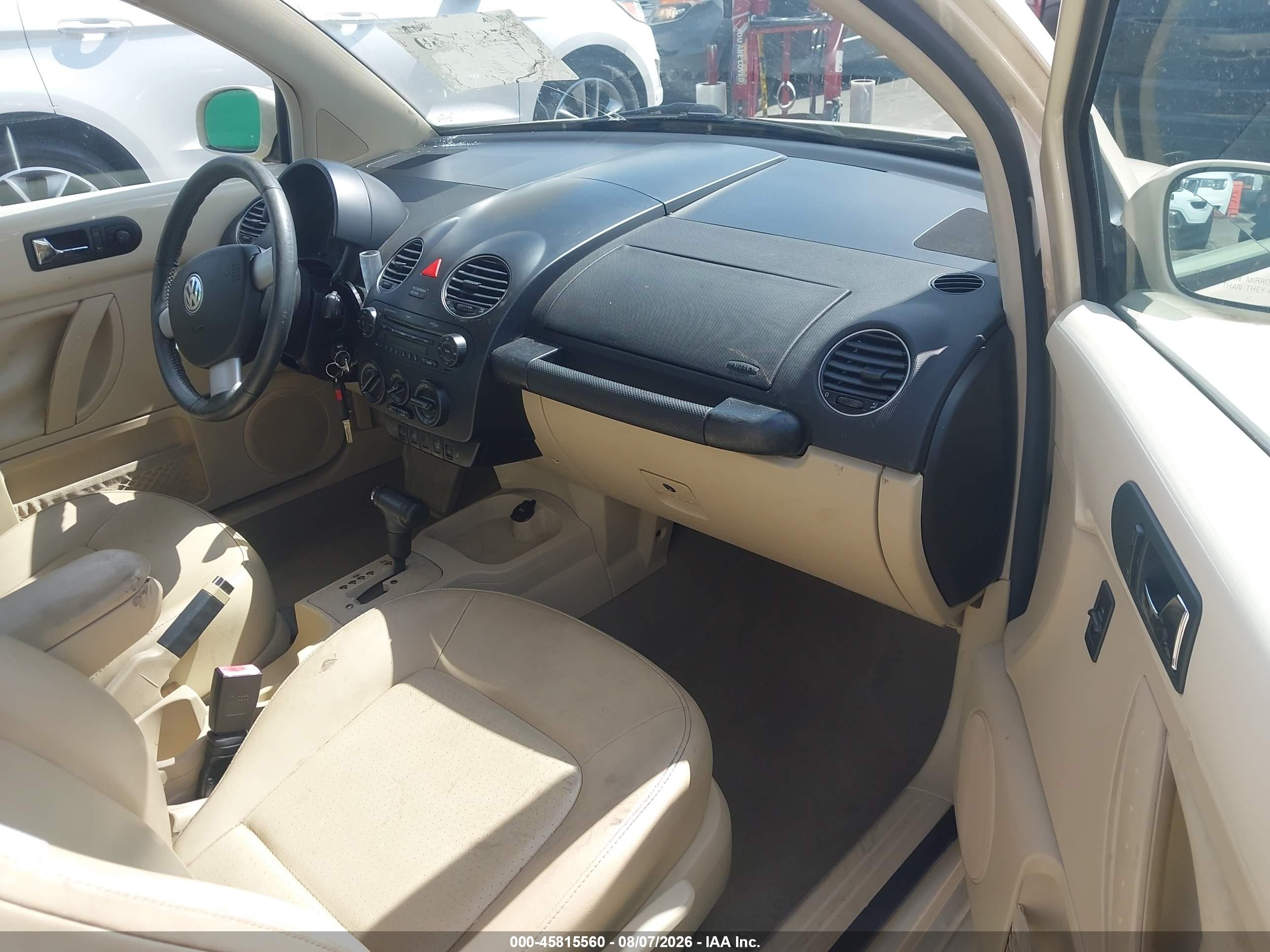 2008 Volkswagen New Beetle Se Cream vin: 3VWRW31C18M522786