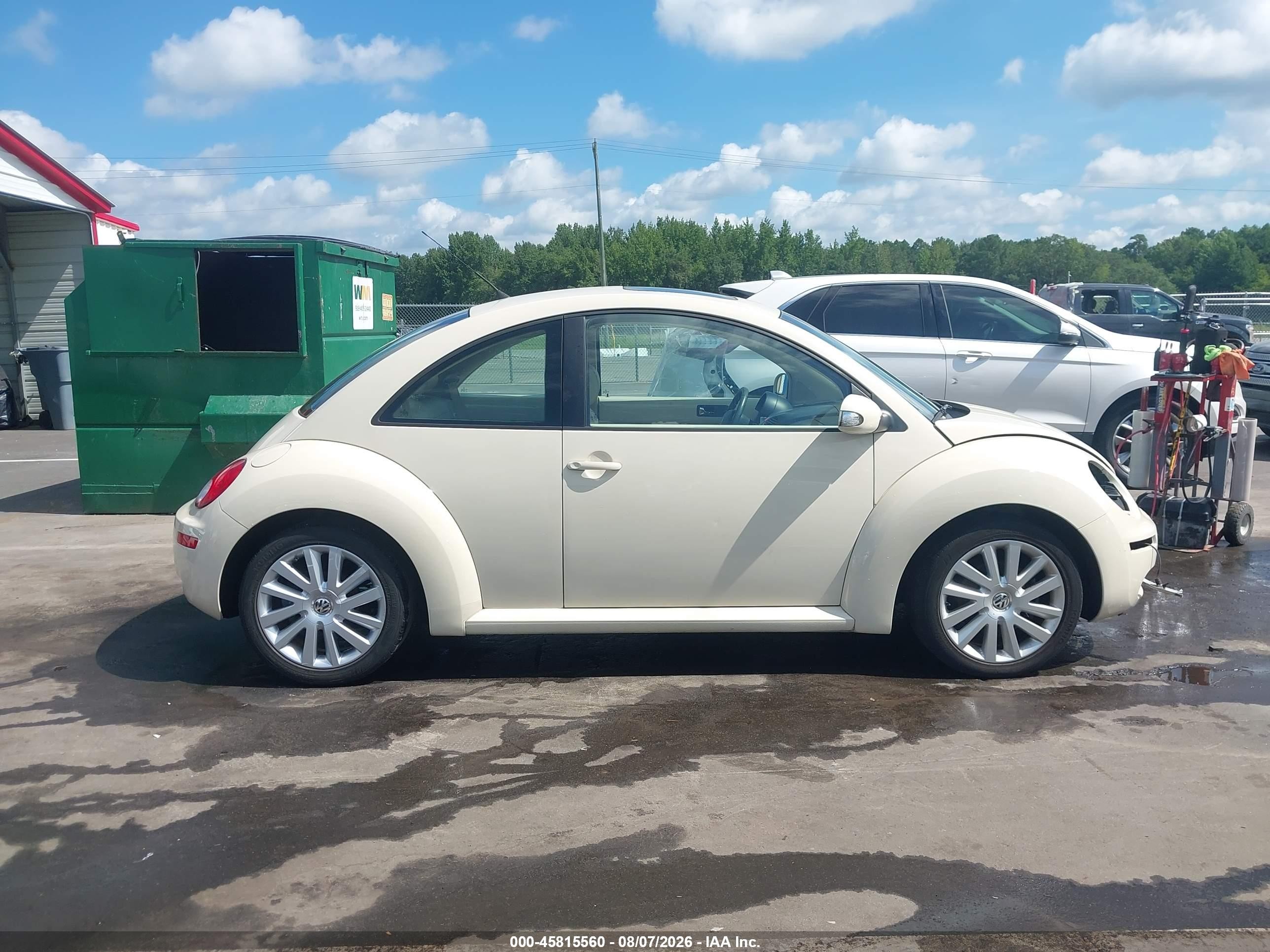 2008 Volkswagen New Beetle Se Cream vin: 3VWRW31C18M522786