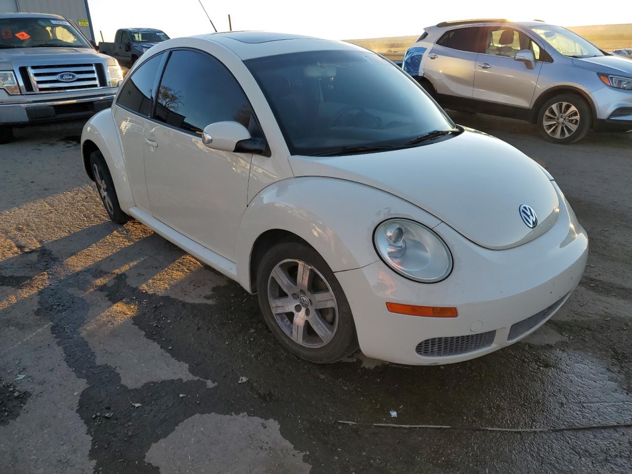 2006 Volkswagen New Beetle 2.5l Option Package 1 White vin: 3VWRW31C36M411735