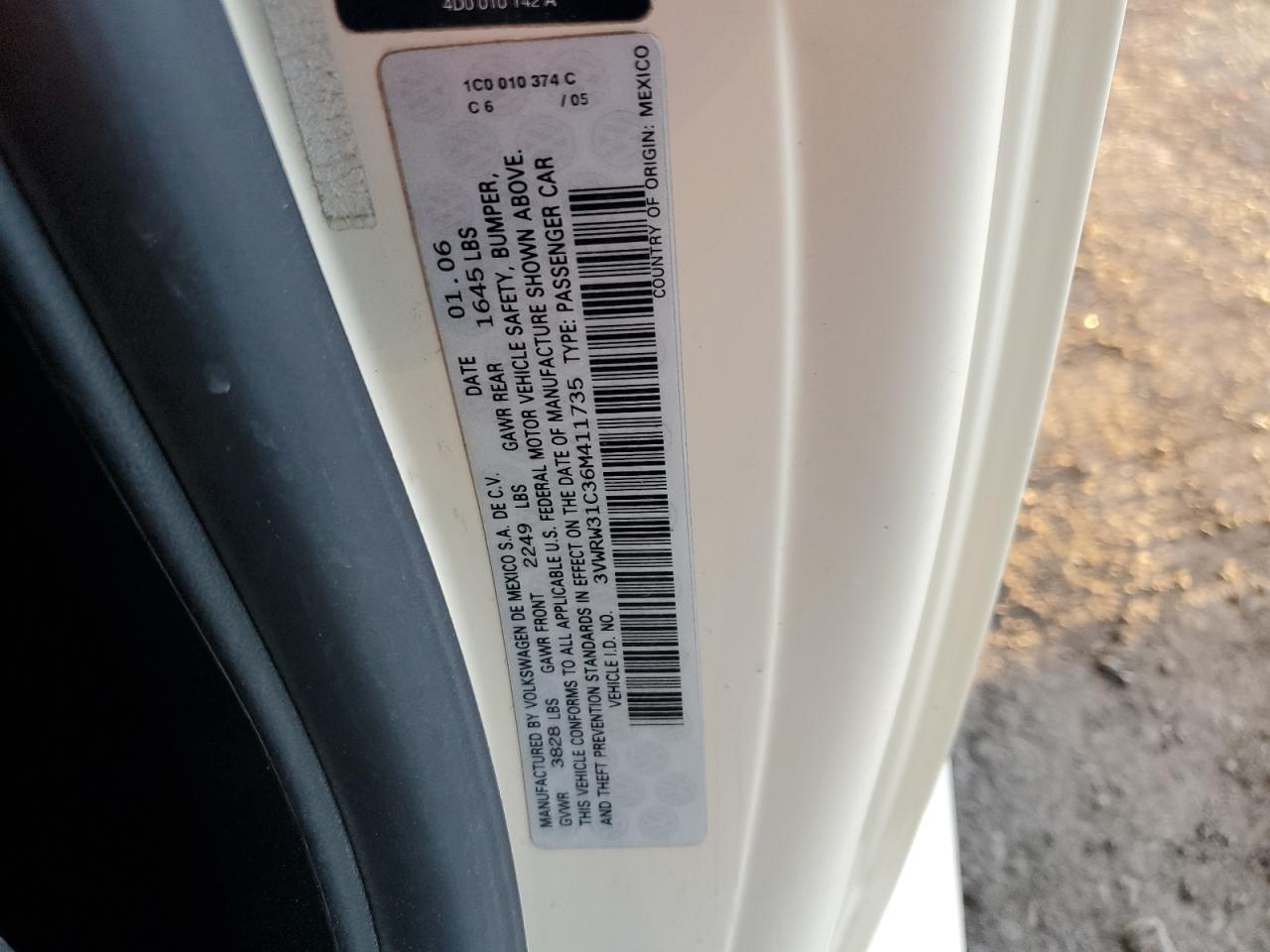 2006 Volkswagen New Beetle 2.5l Option Package 1 White vin: 3VWRW31C36M411735