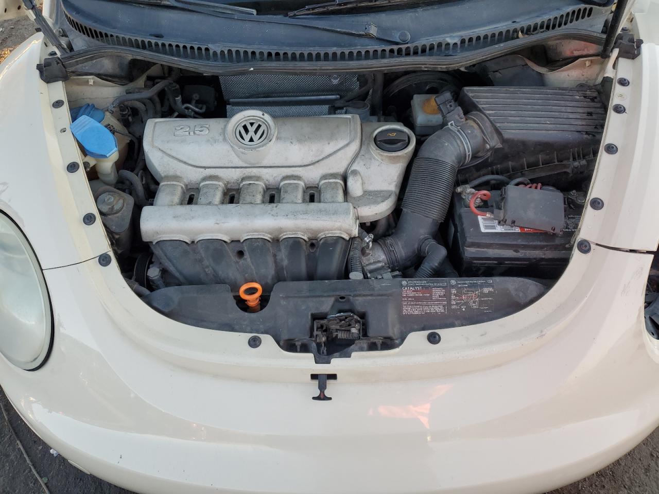 2006 Volkswagen New Beetle 2.5l Option Package 1 White vin: 3VWRW31C36M411735