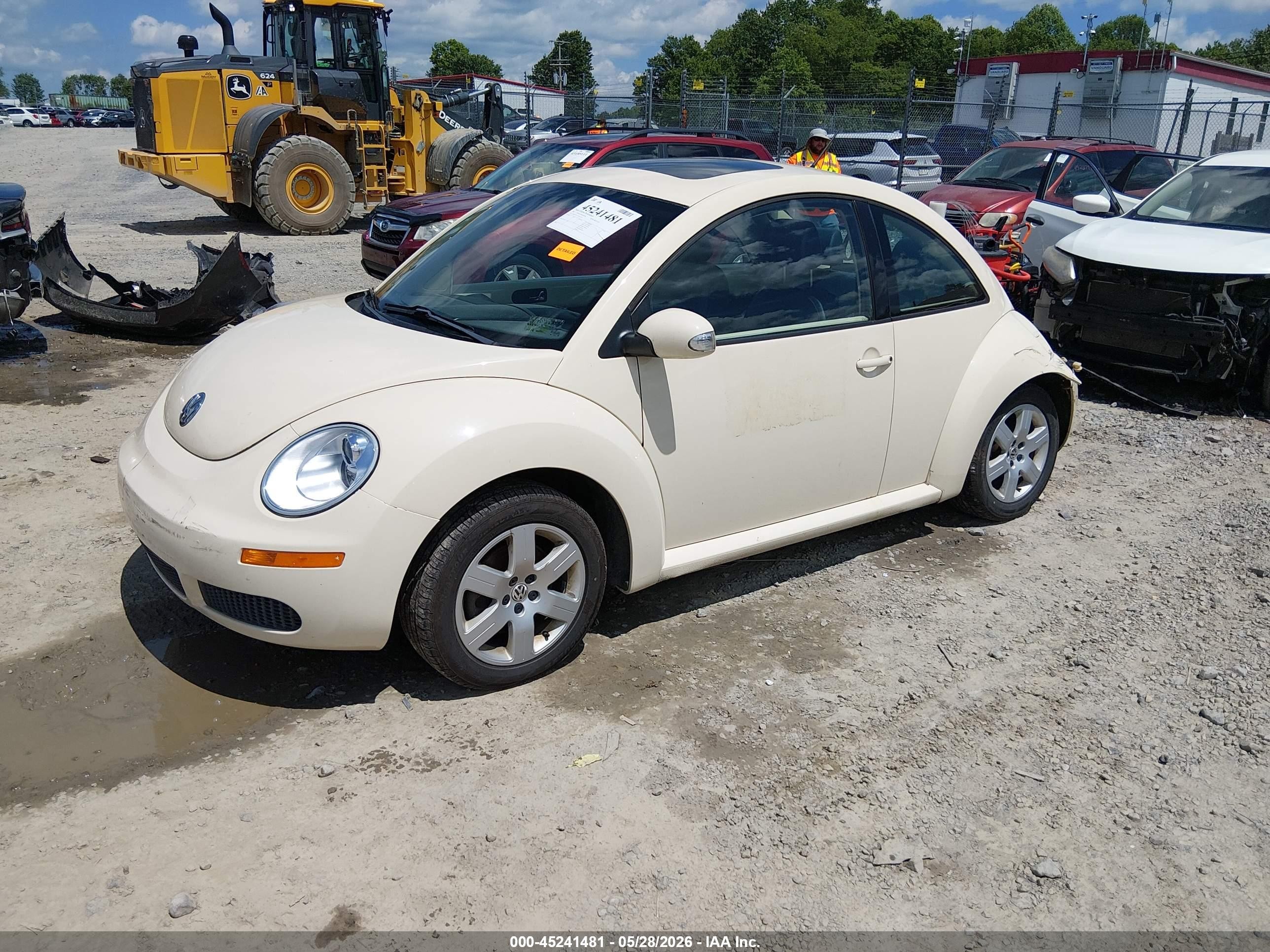 2007 Volkswagen New Beetle 2.5 Cream vin: 3VWRW31C47M521159