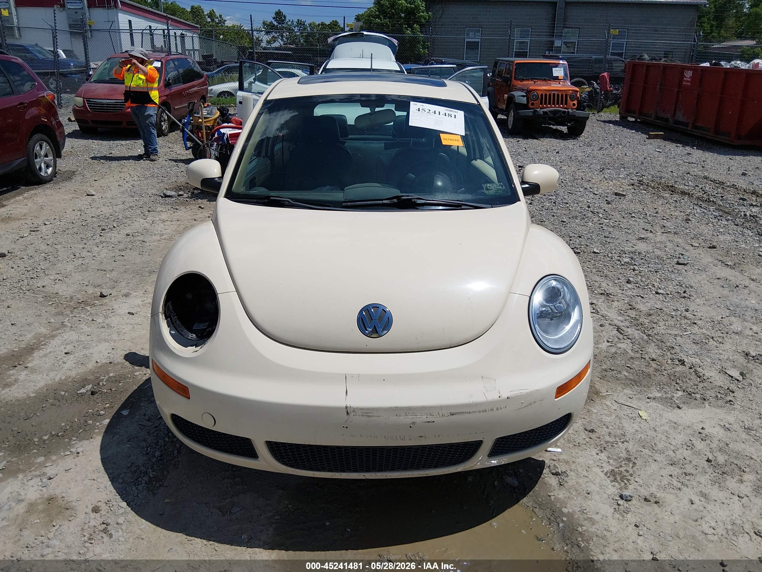 2007 Volkswagen New Beetle 2.5 Cream vin: 3VWRW31C47M521159