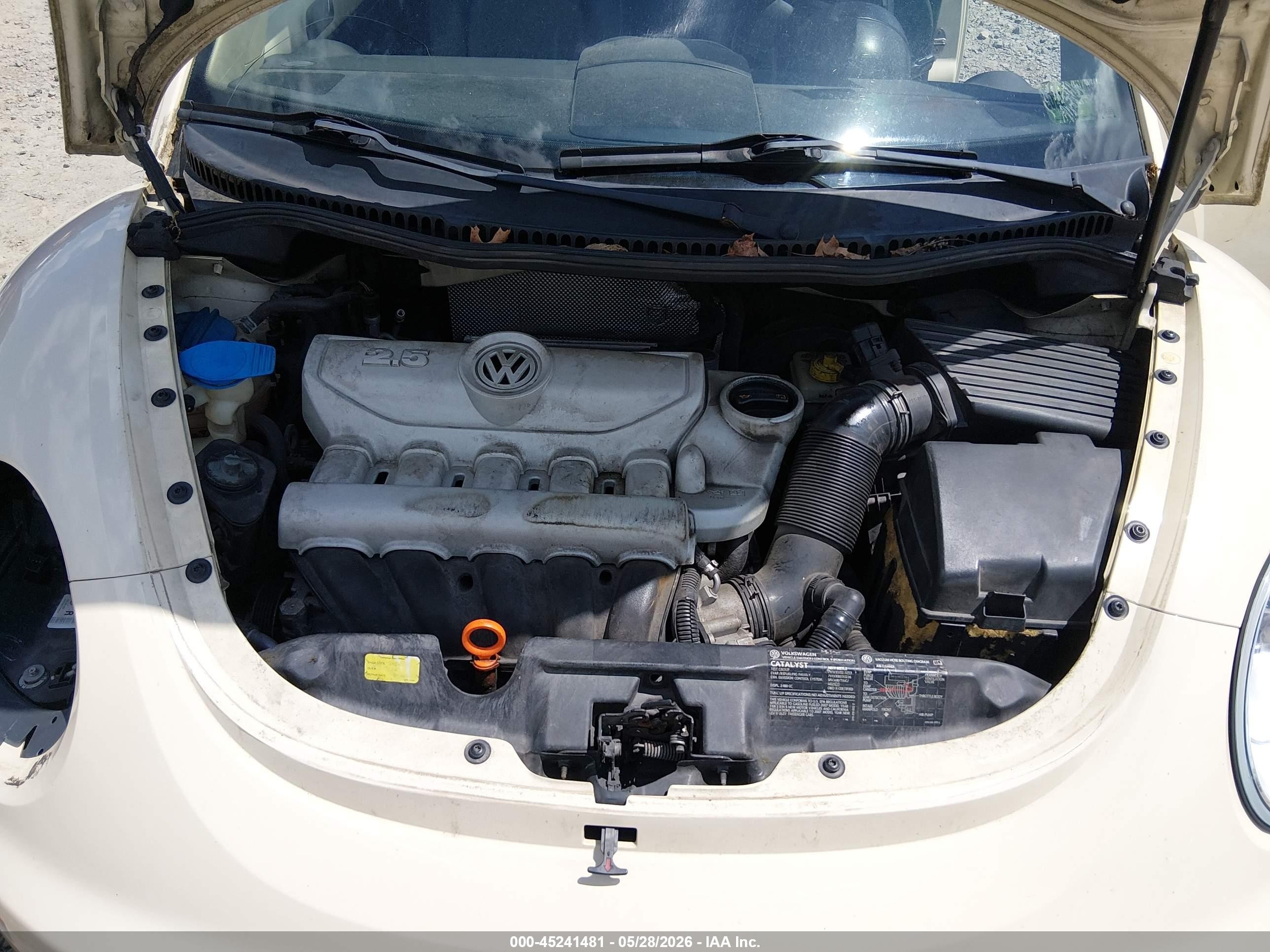 2007 Volkswagen New Beetle 2.5 Cream vin: 3VWRW31C47M521159