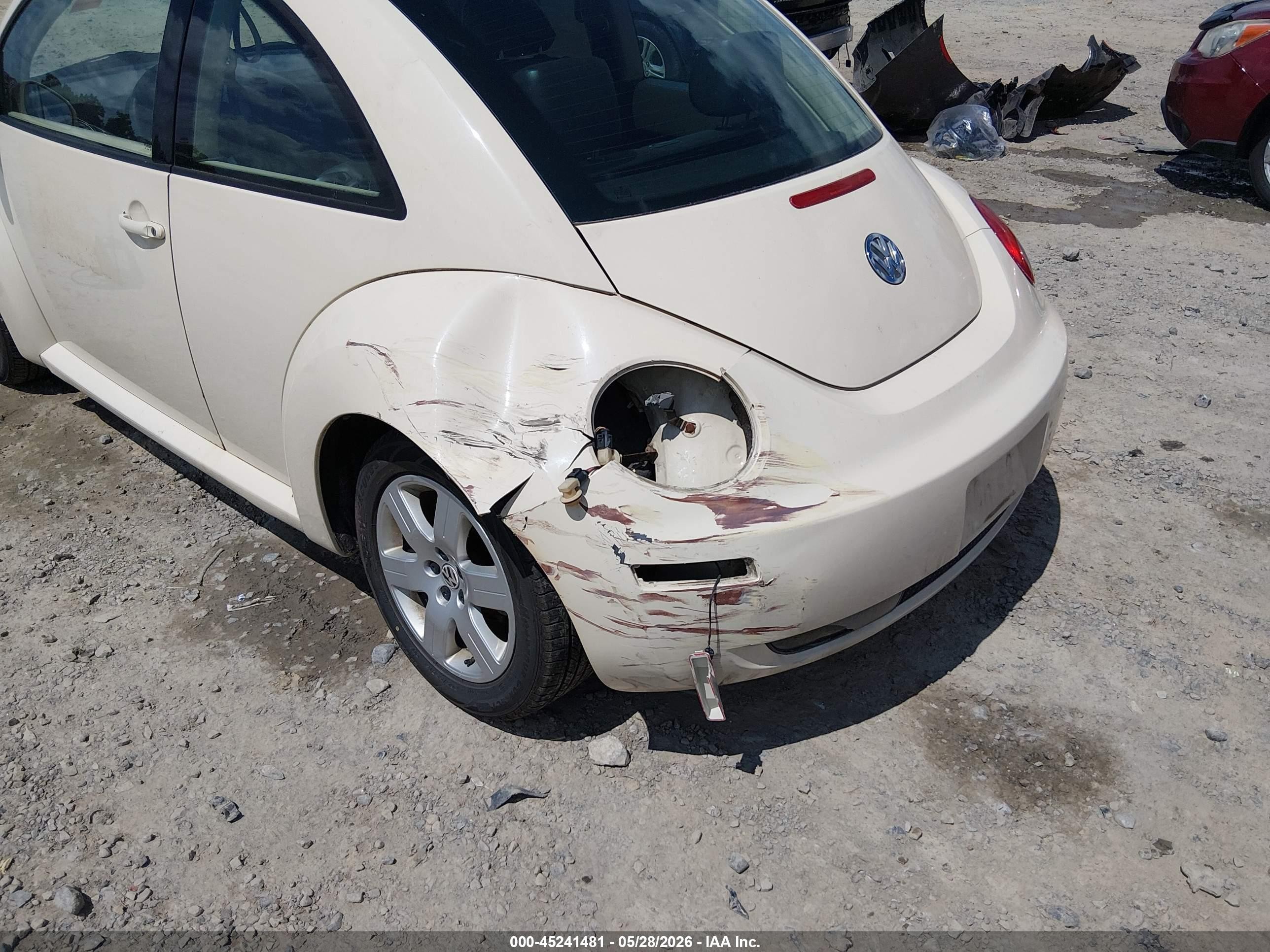 2007 Volkswagen New Beetle 2.5 Cream vin: 3VWRW31C47M521159