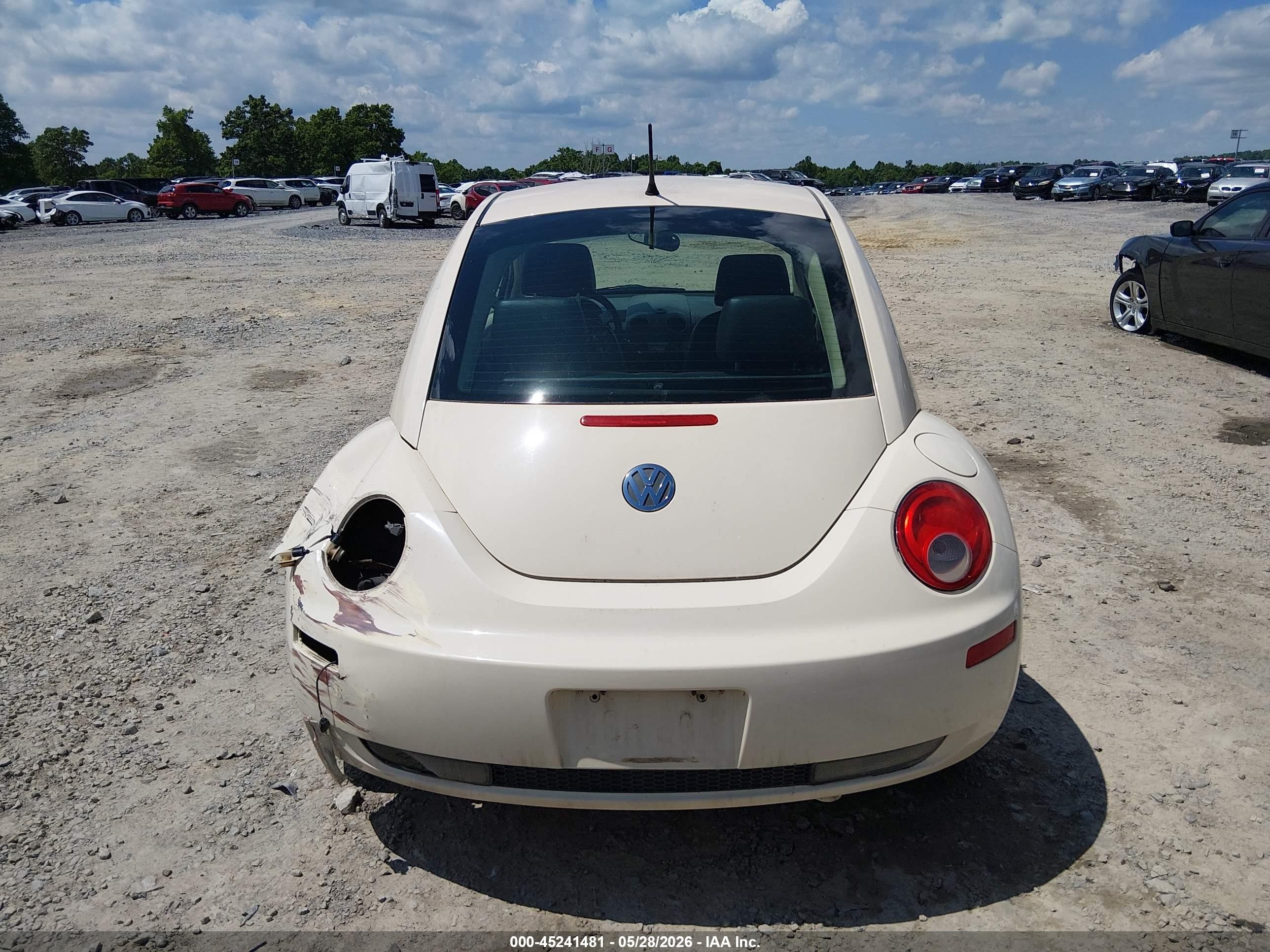 2007 Volkswagen New Beetle 2.5 Cream vin: 3VWRW31C47M521159