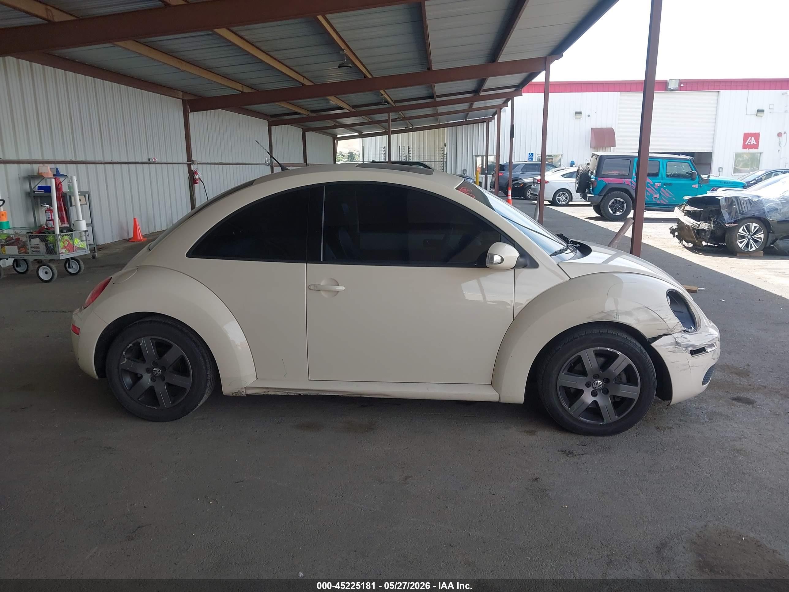 2006 Volkswagen New Beetle 2.5/2.5 (a6) Beige vin: 3VWRW31C56M409999