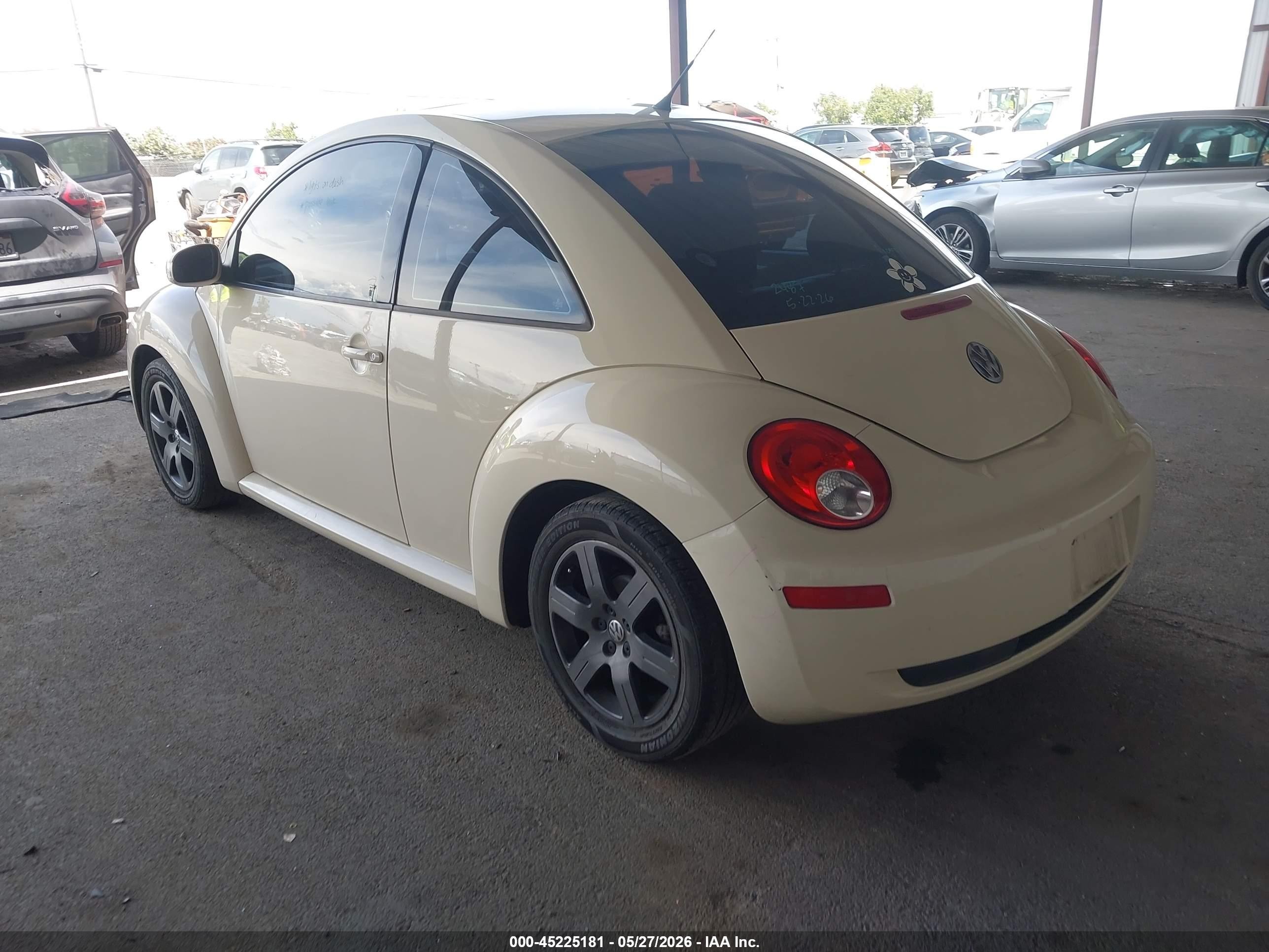 2006 Volkswagen New Beetle 2.5/2.5 (a6) Beige vin: 3VWRW31C56M409999