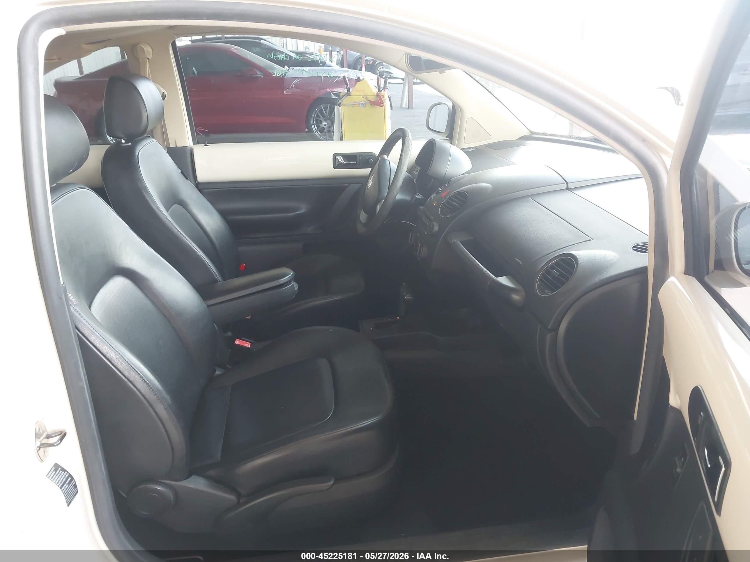 2006 Volkswagen New Beetle 2.5/2.5 (a6) Beige vin: 3VWRW31C56M409999