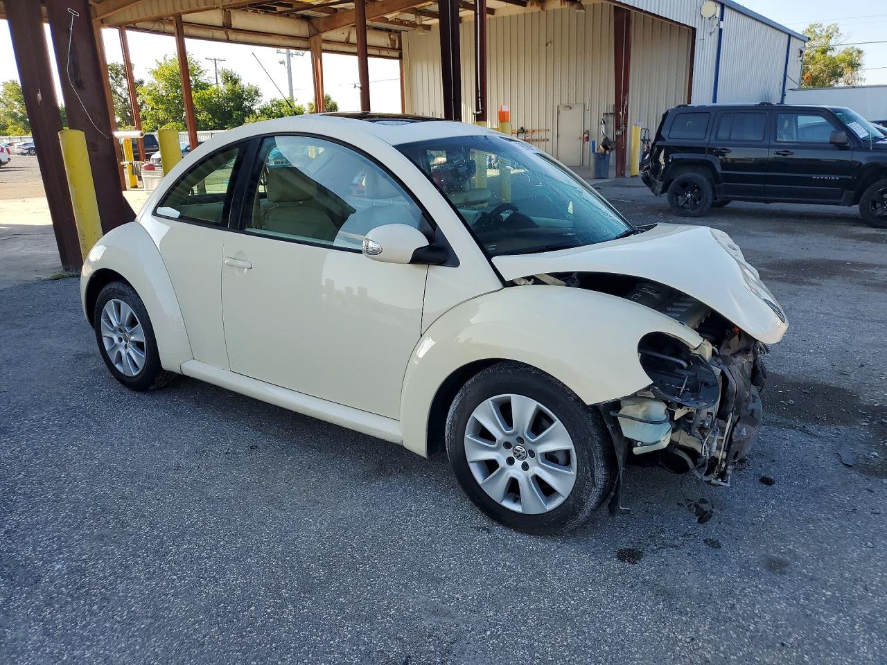 2008 Volkswagen New Beetle S Beige vin: 3VWRW31C68M500301