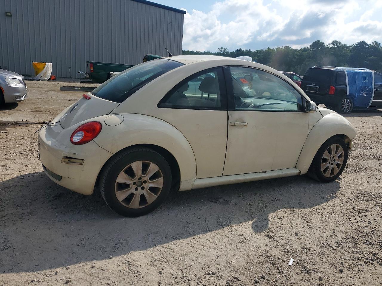 2008 Volkswagen New Beetle S Бежевый vin: 3VWRW31C68M501030