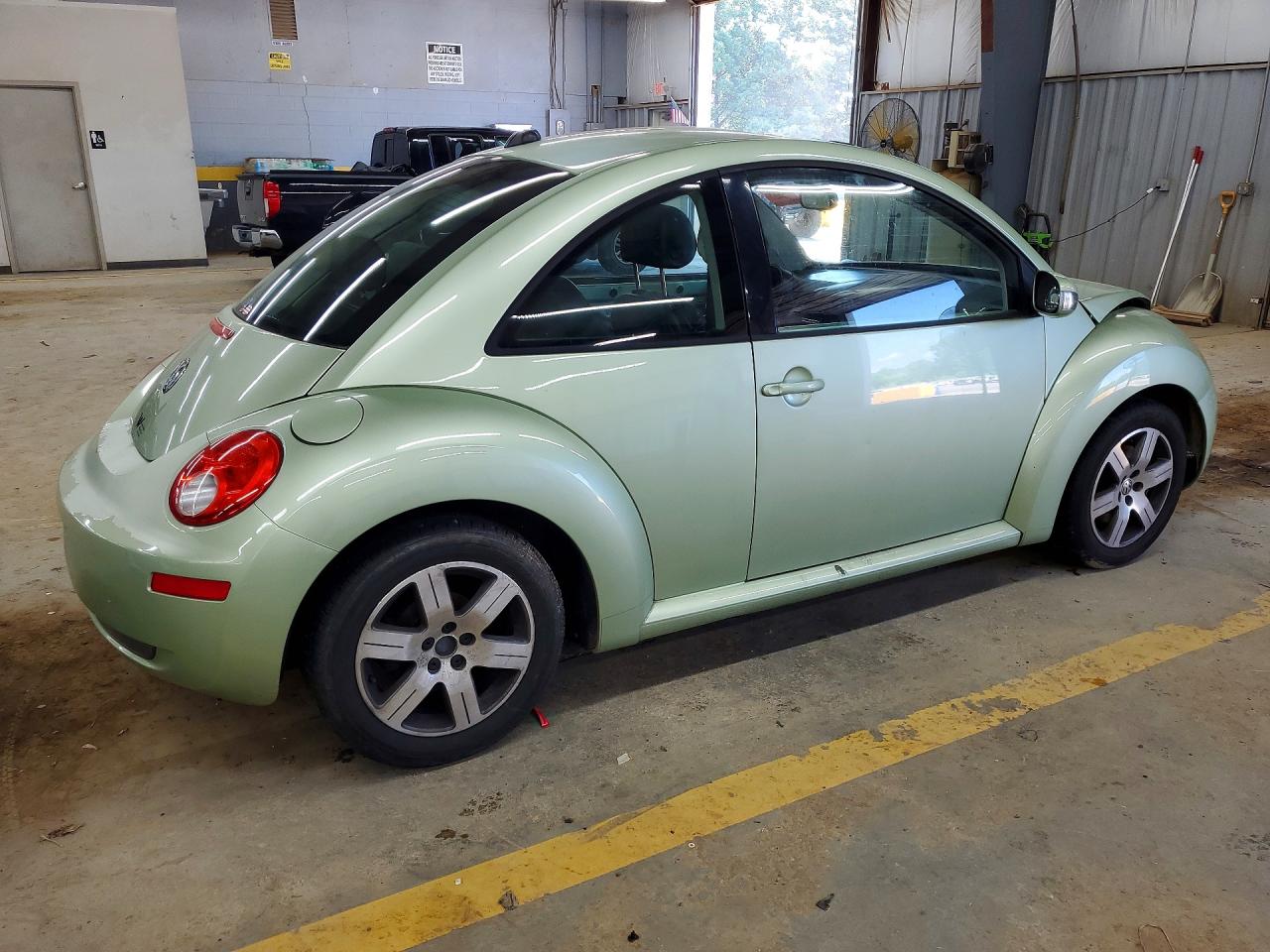 2006 Volkswagen New Beetle 2.5l Option Package 1 Green vin: 3VWRW31C76M411320