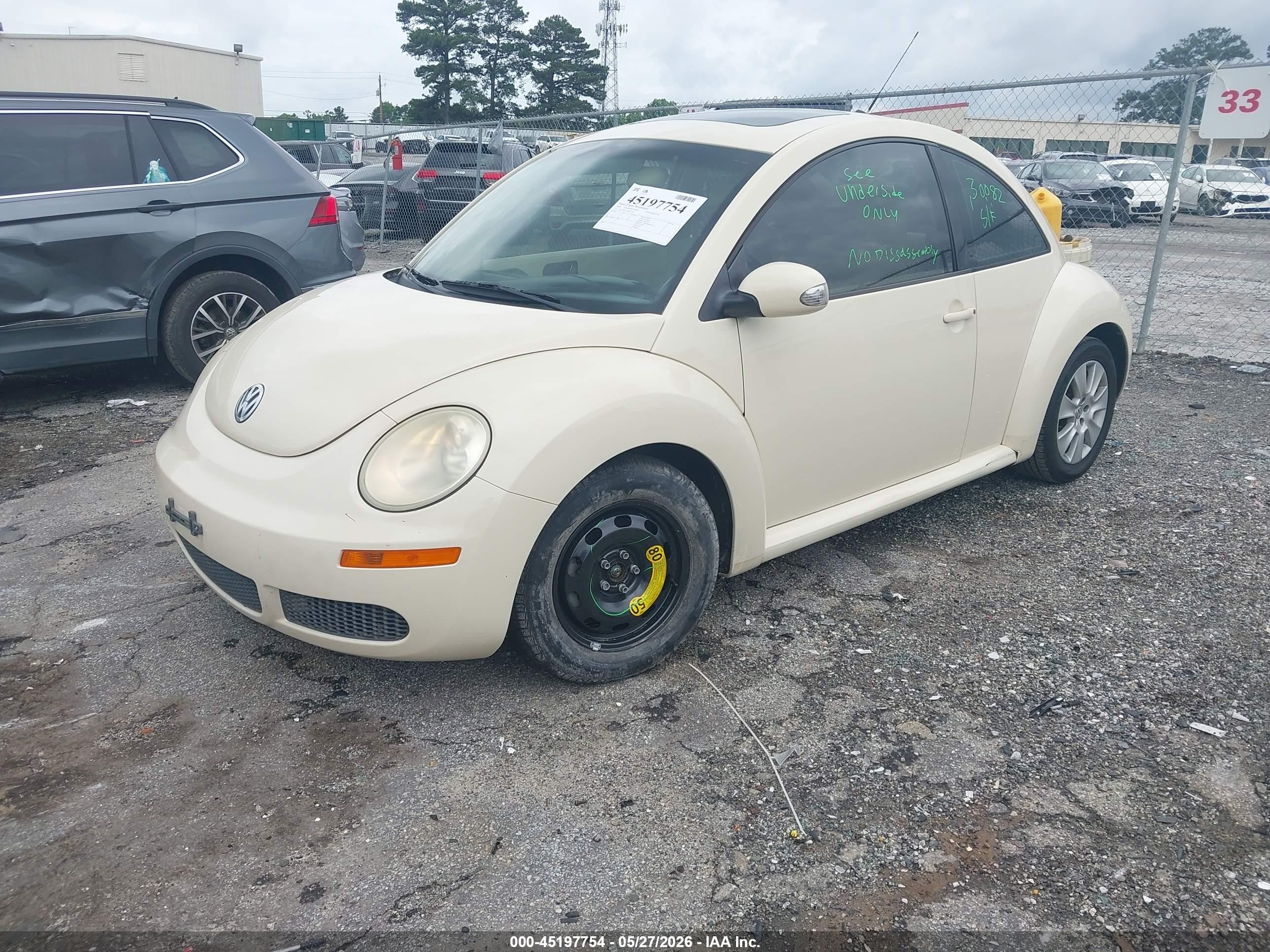 2009 Volkswagen New Beetle 2.5l Tan vin: 3VWRW31C79M517612