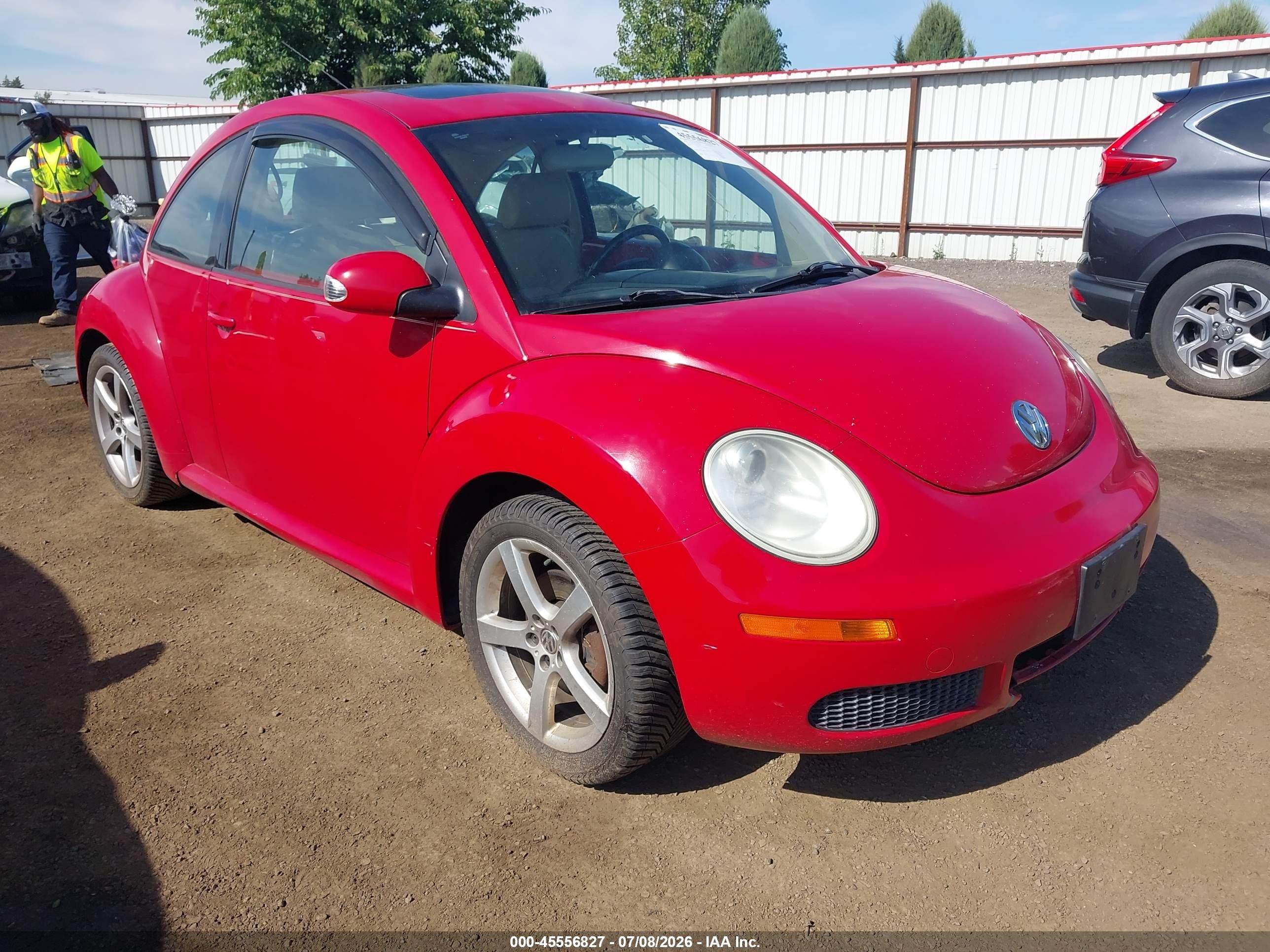 2009 Volkswagen New Beetle 2.5l Red vin: 3VWRW31C89M506327