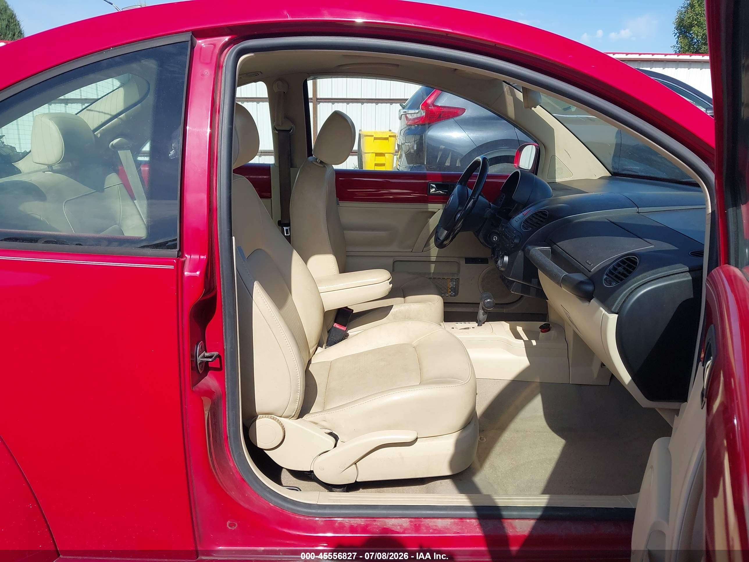 2009 Volkswagen New Beetle 2.5l Red vin: 3VWRW31C89M506327