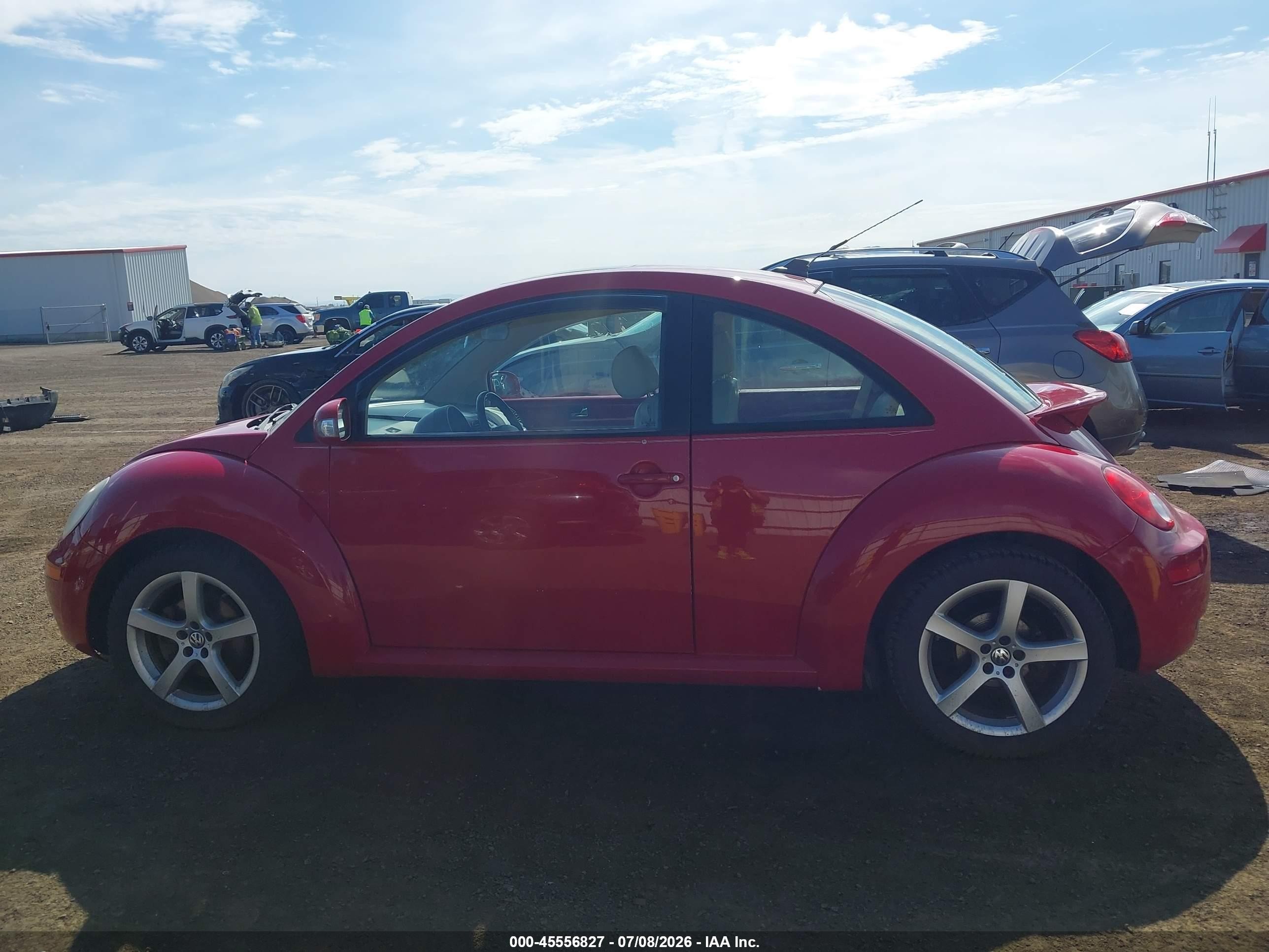 2009 Volkswagen New Beetle 2.5l Red vin: 3VWRW31C89M506327