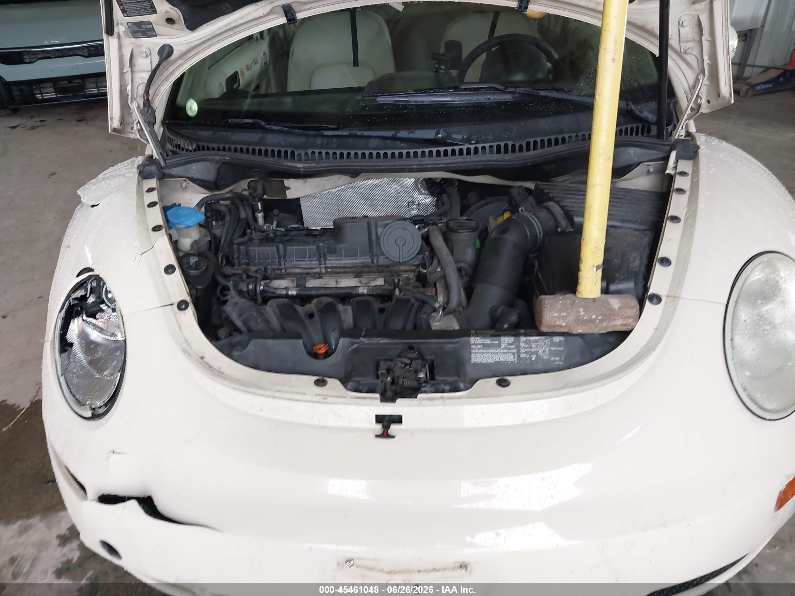 2006 Volkswagen New Beetle 2.5 Желто-коричневый vin: 3VWRW31C96M416857