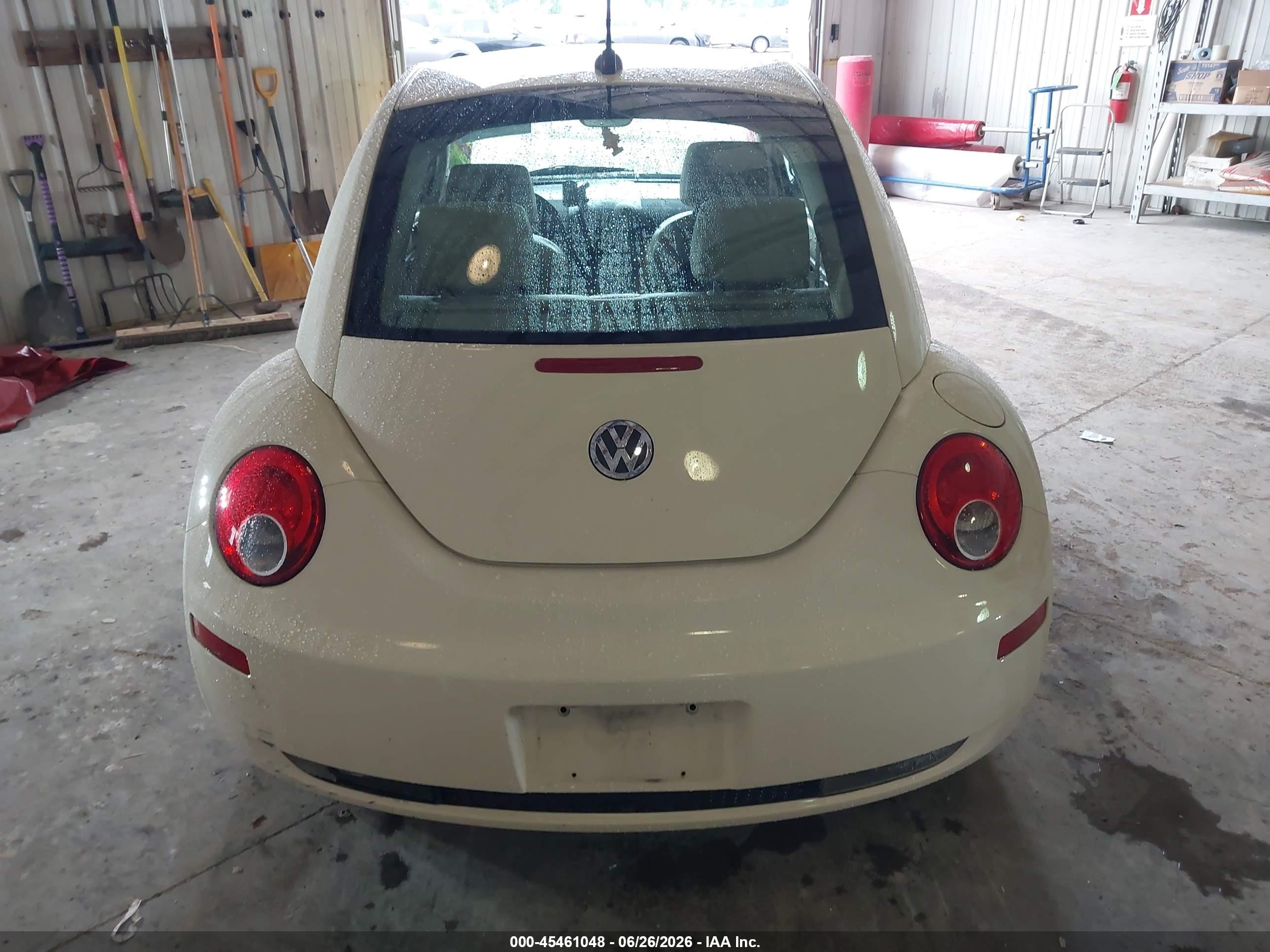 2006 Volkswagen New Beetle 2.5 Желто-коричневый vin: 3VWRW31C96M416857