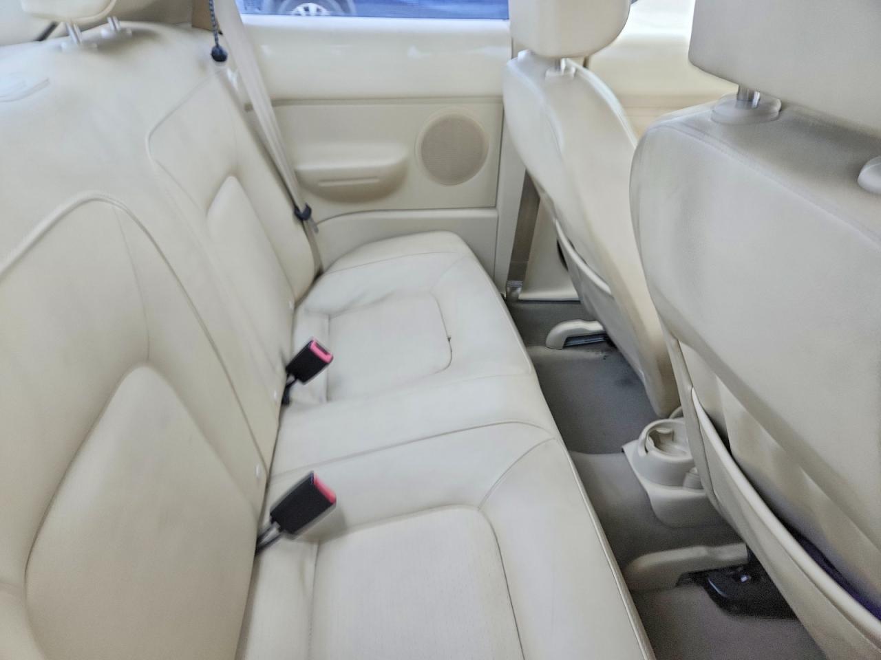 2008 Volkswagen New Beetle S Cream vin: 3VWRW31C98M521207