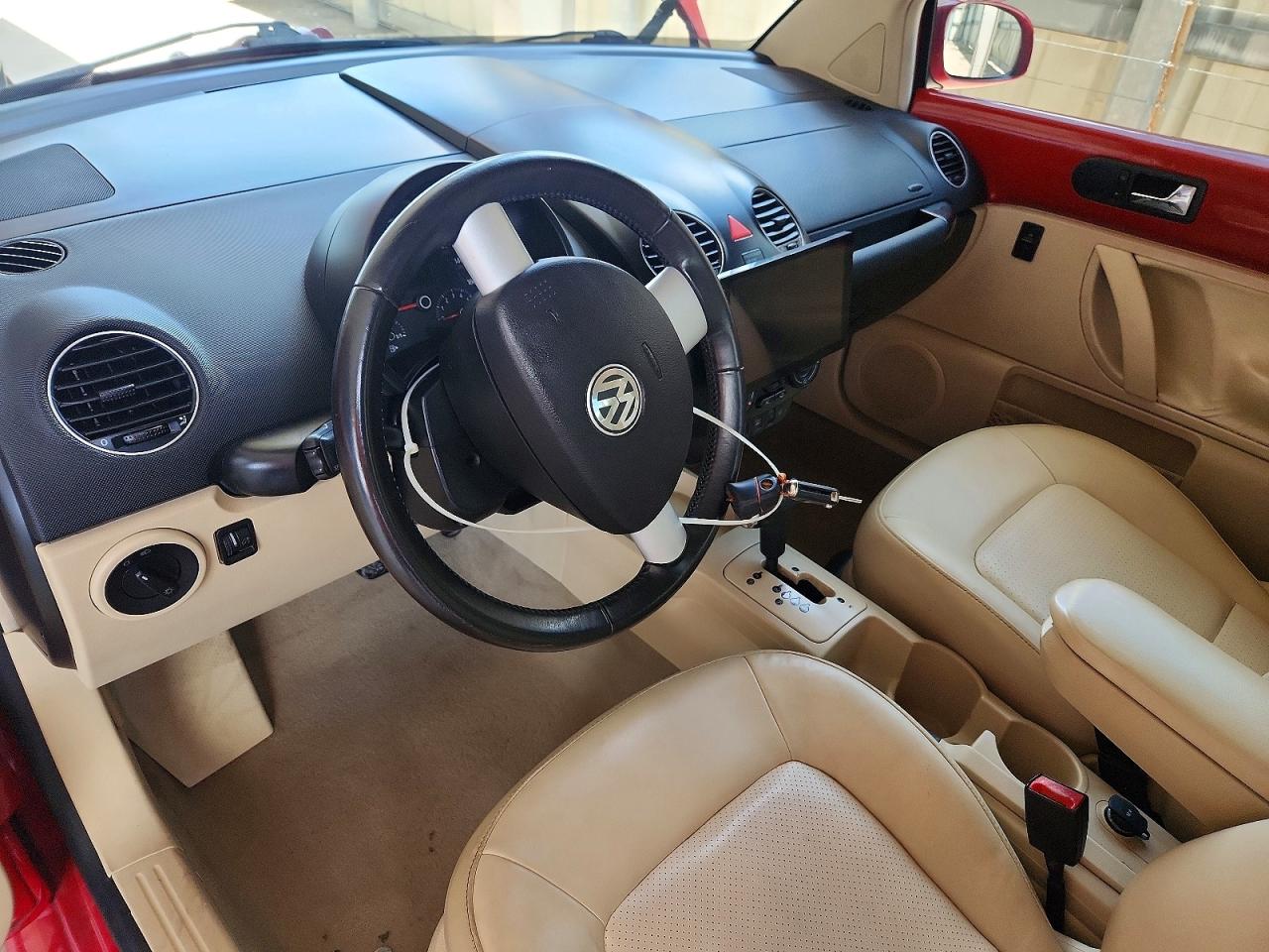 2008 Volkswagen New Beetle Red vin: 3VWRW31C98M524267