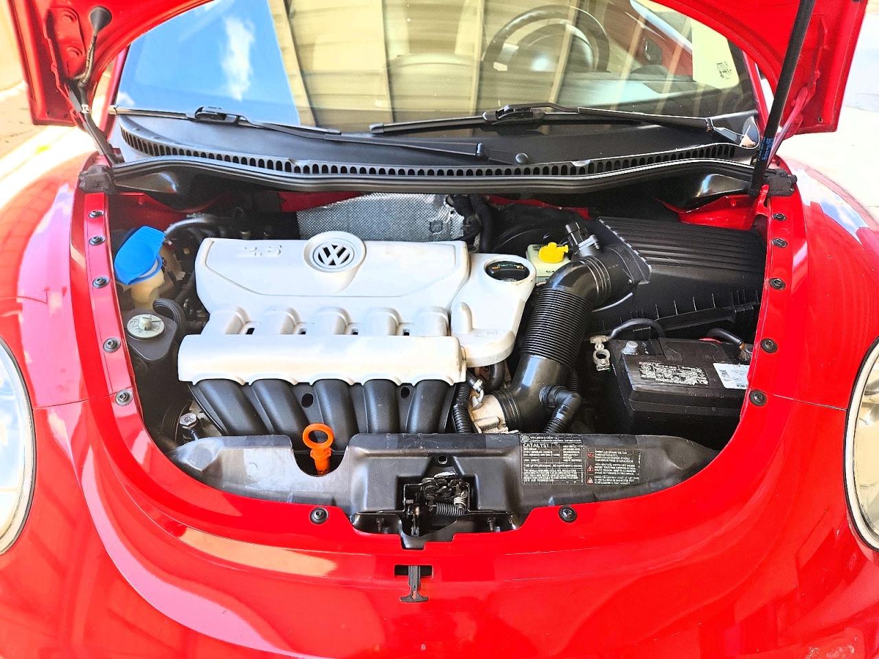 2008 Volkswagen New Beetle Red vin: 3VWRW31C98M524267