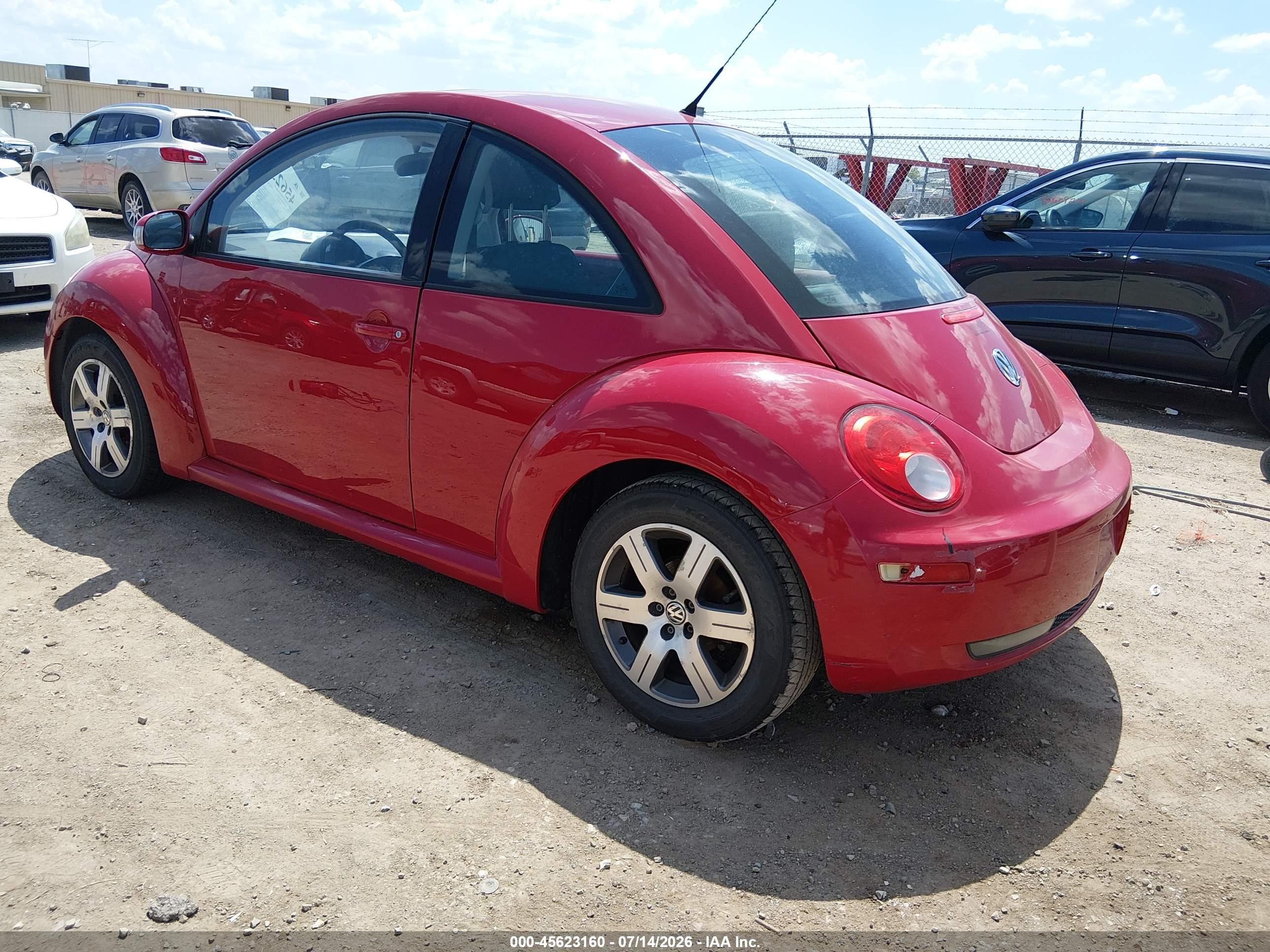 2006 Volkswagen New Beetle 2.5 Red vin: 3VWRW31CX6M419217