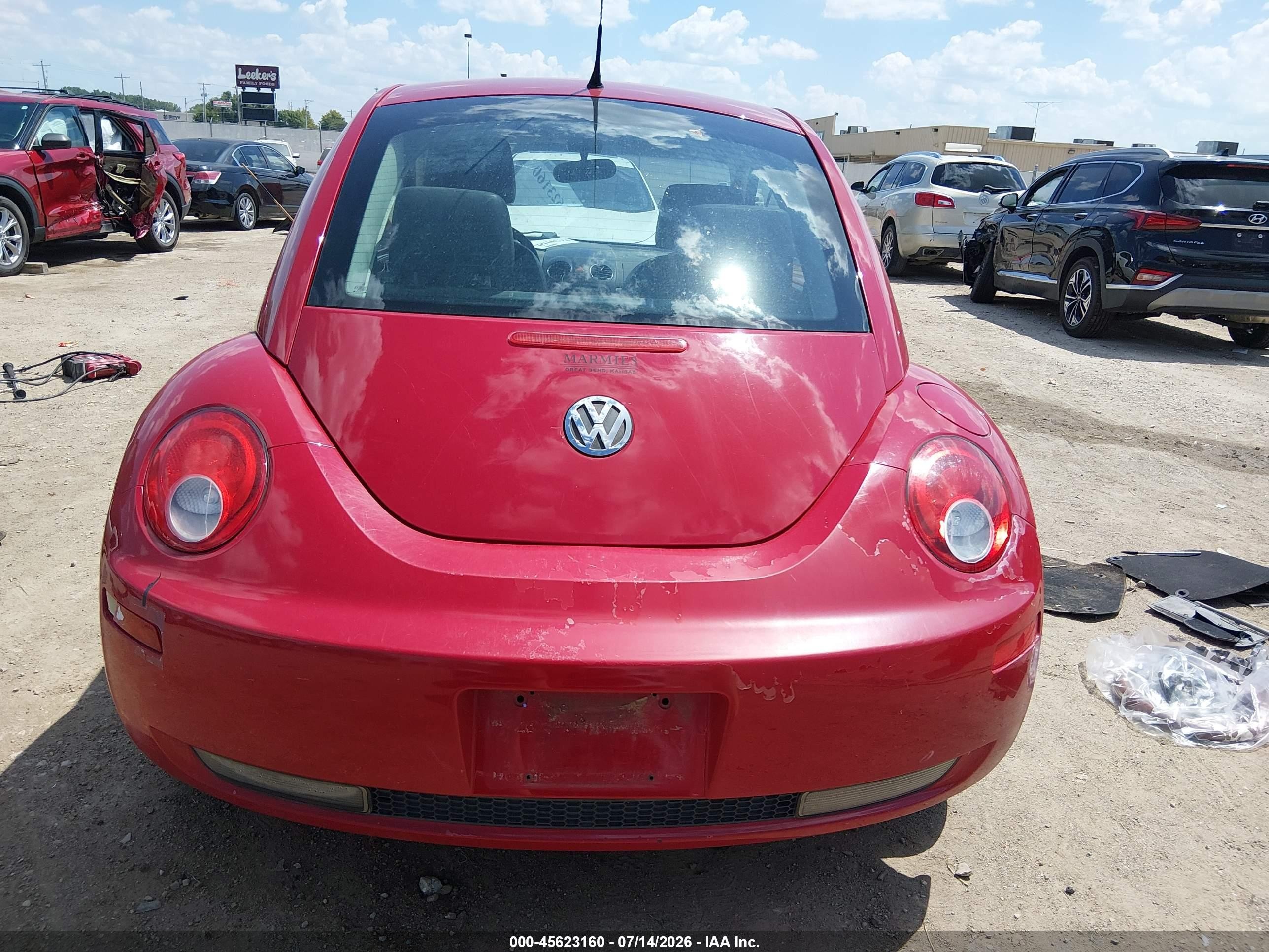 2006 Volkswagen New Beetle 2.5 Red vin: 3VWRW31CX6M419217