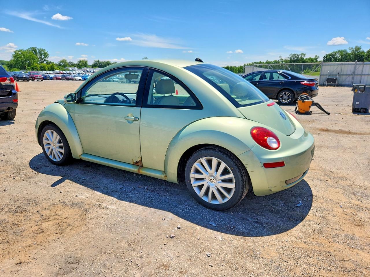 2008 Volkswagen New Beetle S Green vin: 3VWRW31CX8M509857