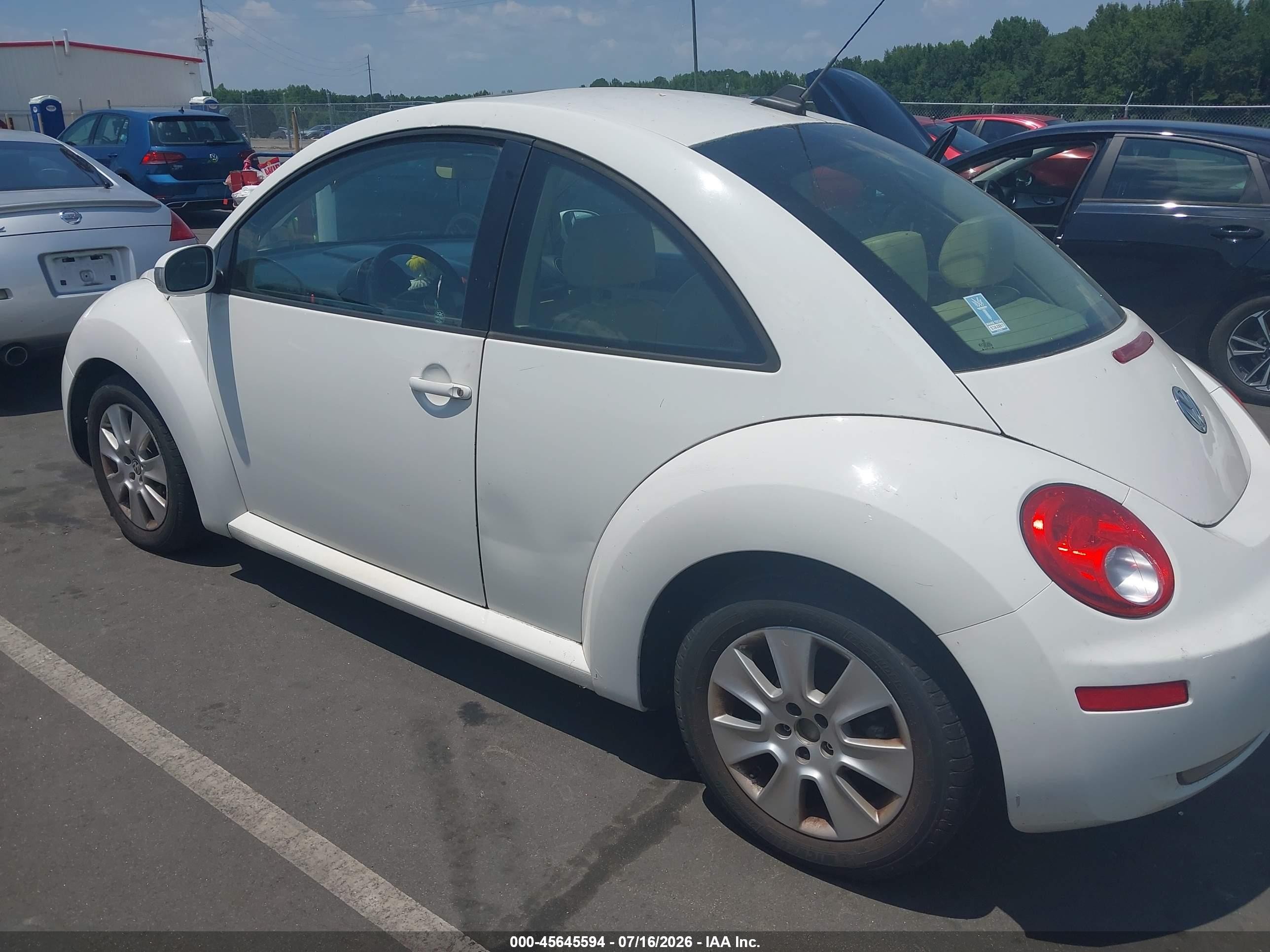 2009 Volkswagen New Beetle 2.5l White vin: 3VWRW31CX9M509343