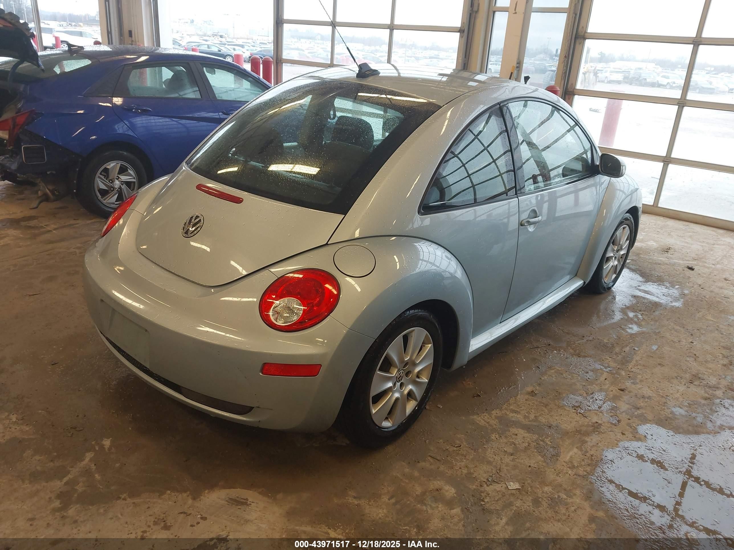 2010 Volkswagen New Beetle 2.5l Silver vin: 3VWRW3AG2AM006820