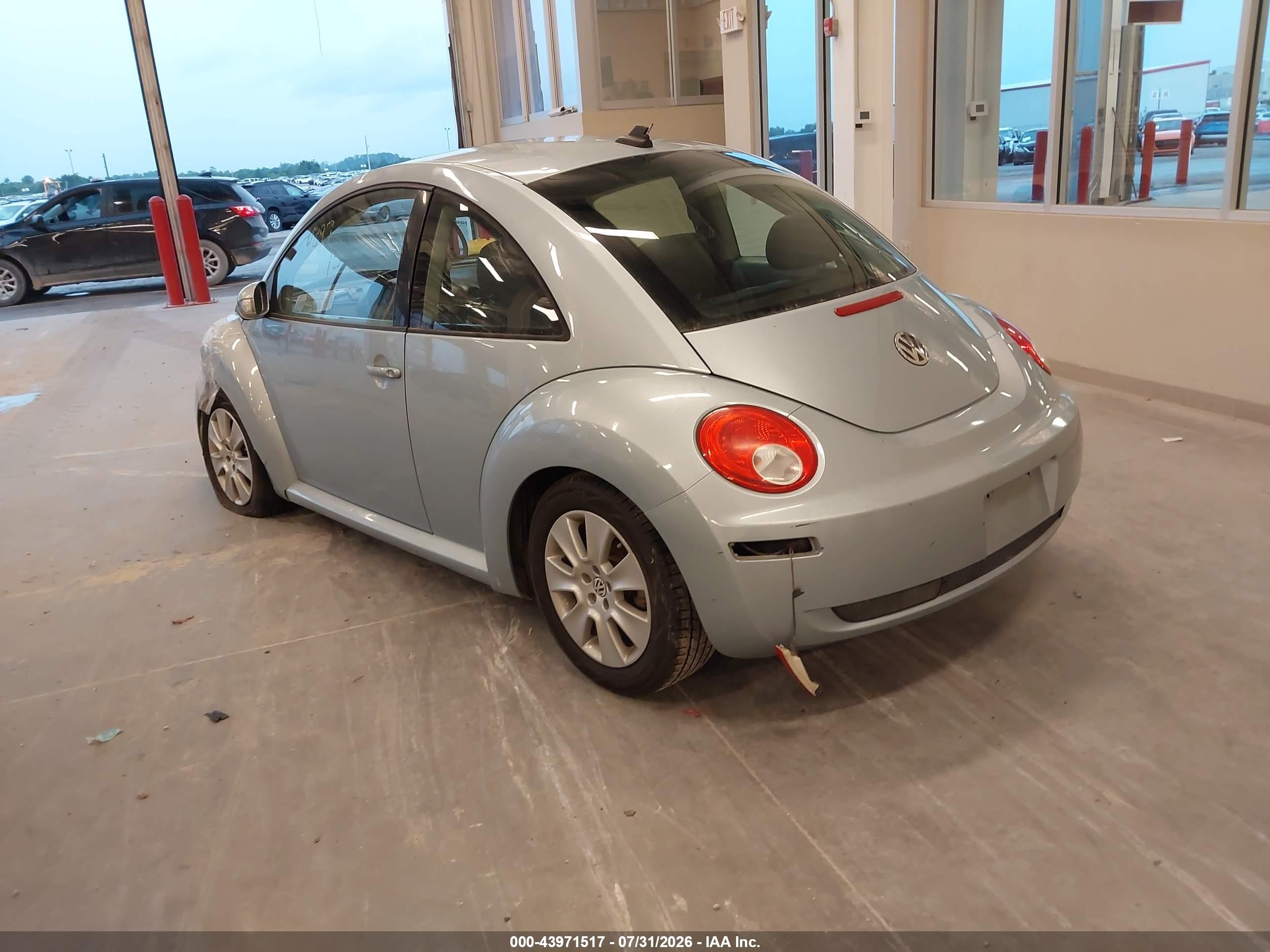 2010 Volkswagen New Beetle 2.5l Silver vin: 3VWRW3AG2AM006820