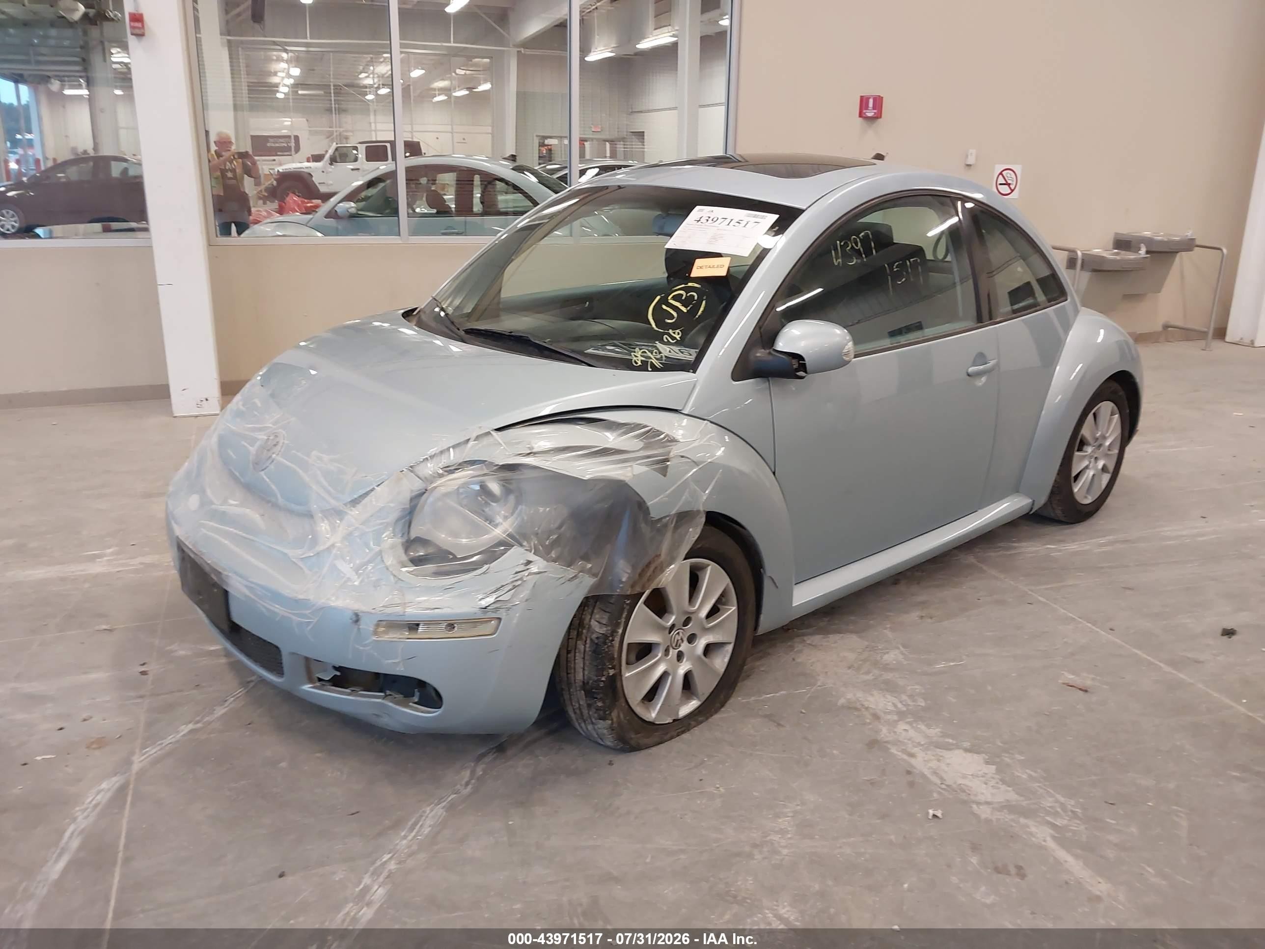 2010 Volkswagen New Beetle 2.5l Silver vin: 3VWRW3AG2AM006820