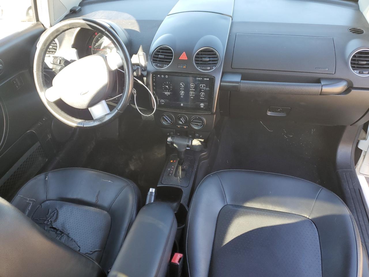 2010 Volkswagen New Beetle White vin: 3VWRW3AG2AM015792