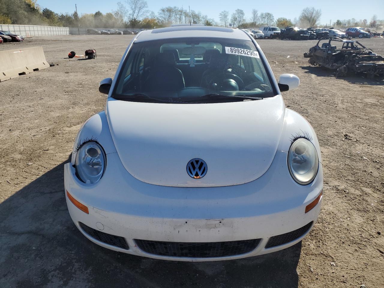 2010 Volkswagen New Beetle White vin: 3VWRW3AG2AM015792