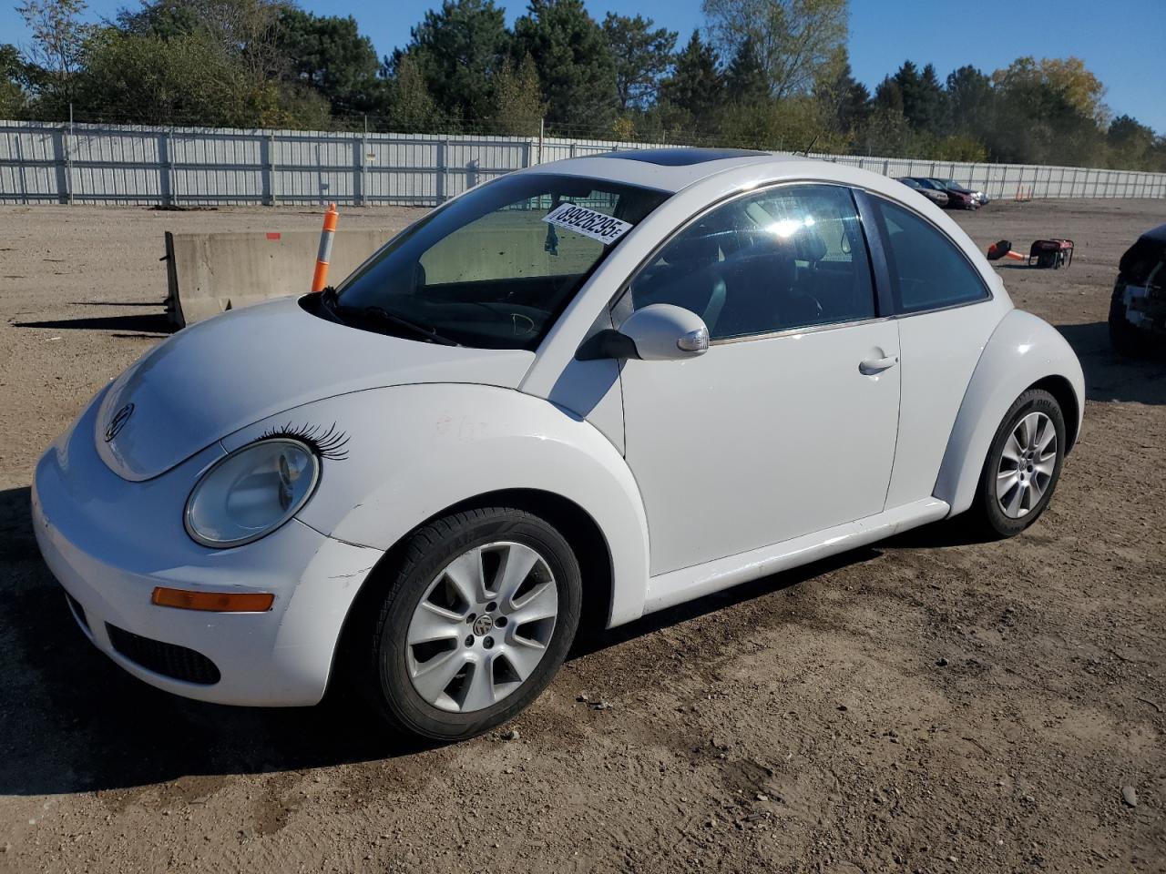 2010 Volkswagen New Beetle White vin: 3VWRW3AG2AM015792
