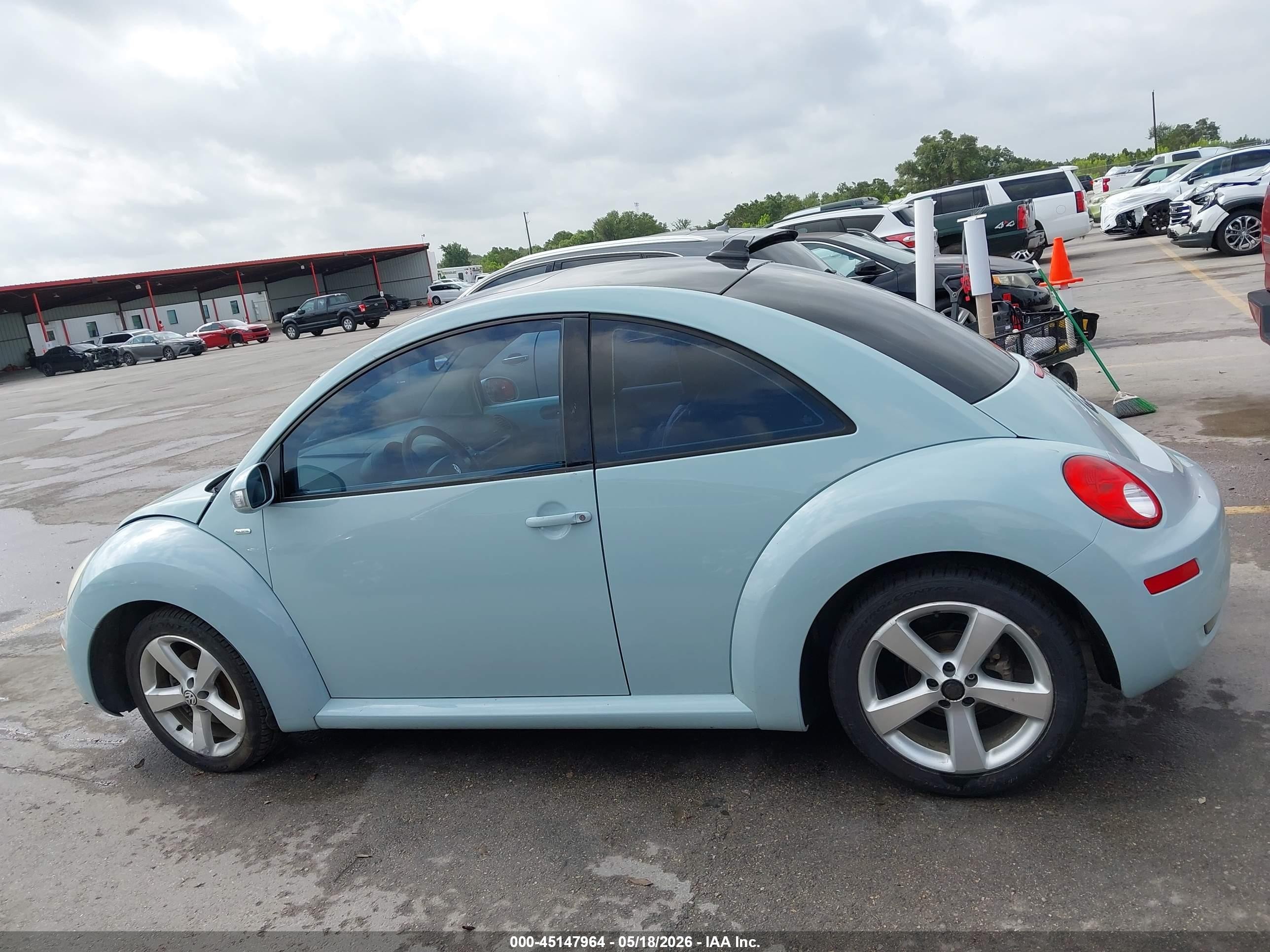 2010 Volkswagen New Beetle 2.5l Final Edition Light Blue vin: 3VWRW3AG2AM023696
