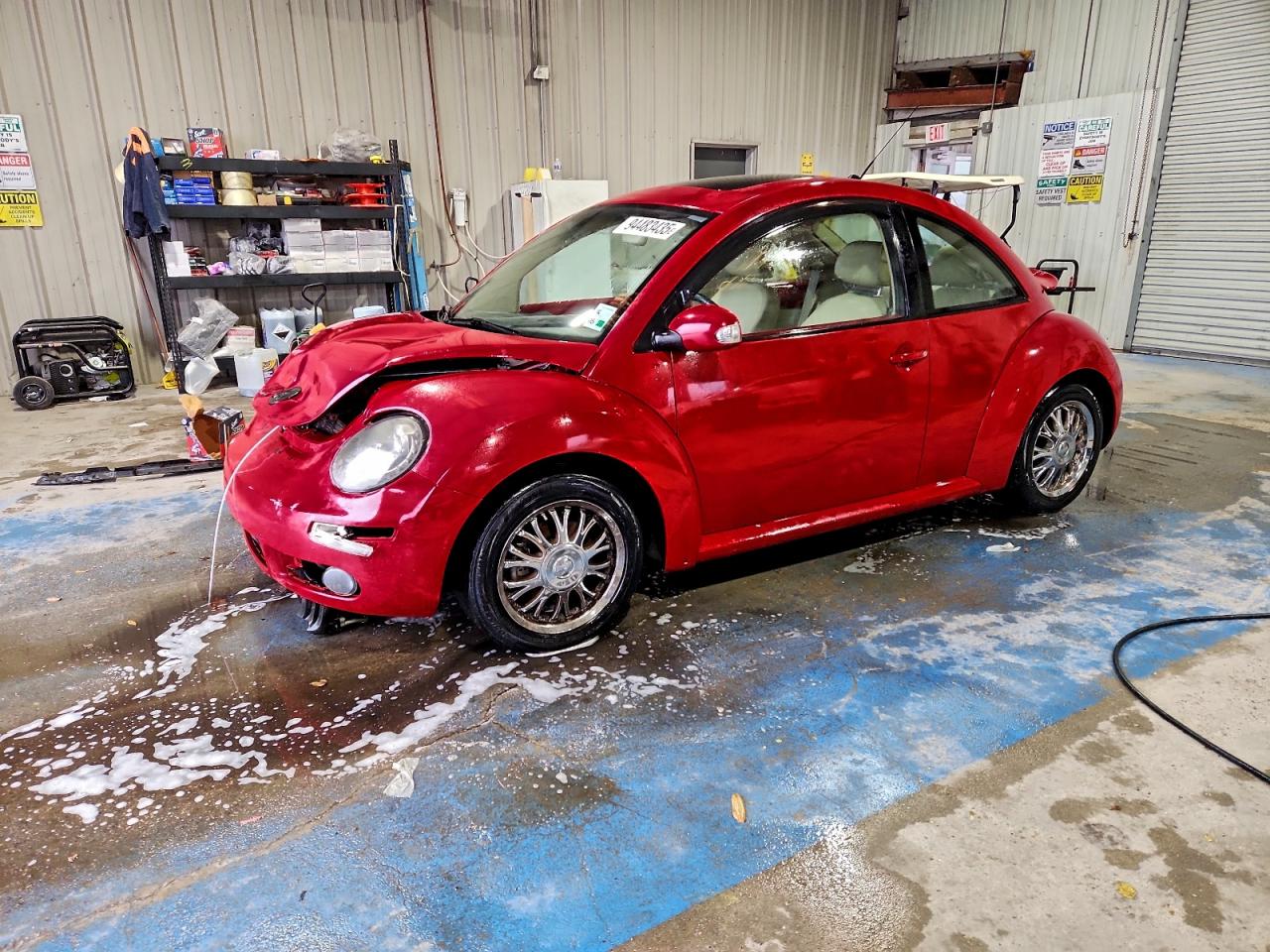 2010 Volkswagen New Beetle Red vin: 3VWRW3AG3AM014683